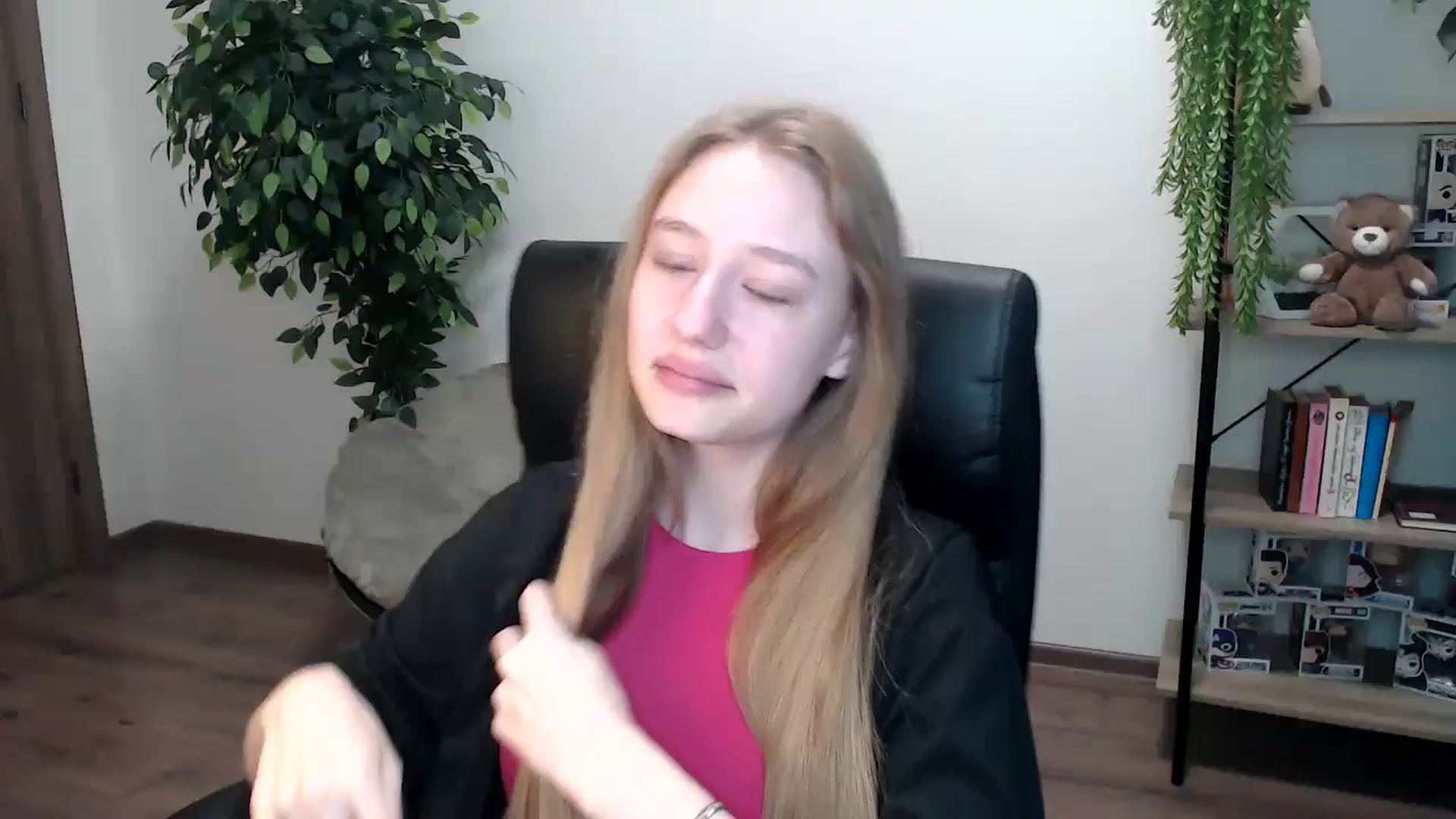 Gallery image thumbnail from HaleyVixen's myfreecams stream on, 11/20/2024, 10:42 image 1 of 20