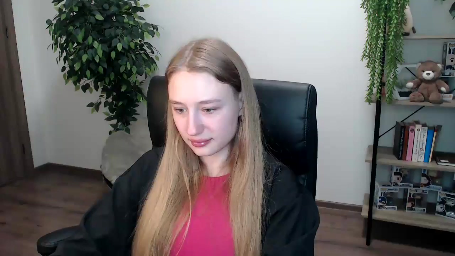 Gallery image thumbnail from HaleyVixen's myfreecams stream on, 11/20/2024, 10:42 image 19 of 20