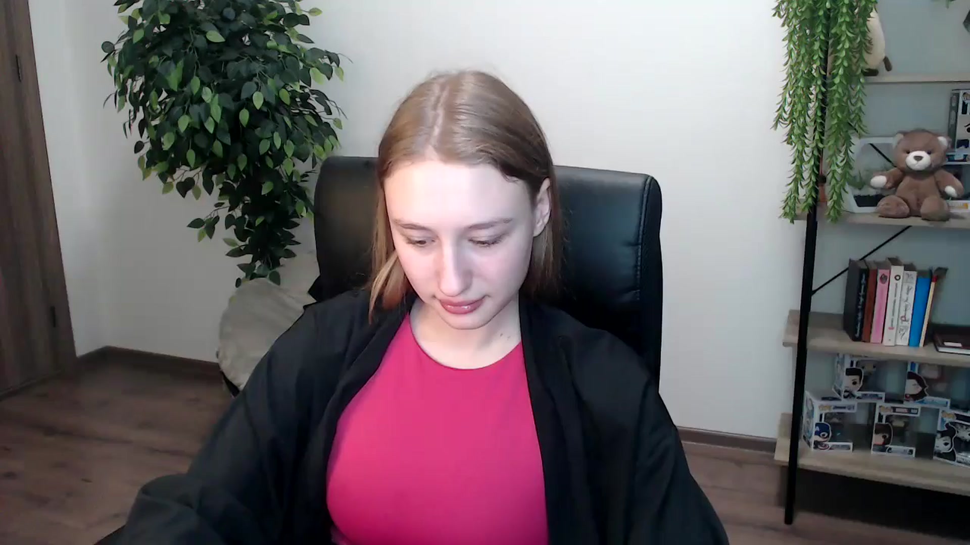 Gallery image thumbnail from HaleyVixen's myfreecams stream on, 11/20/2024, 13:04 image 17 of 20