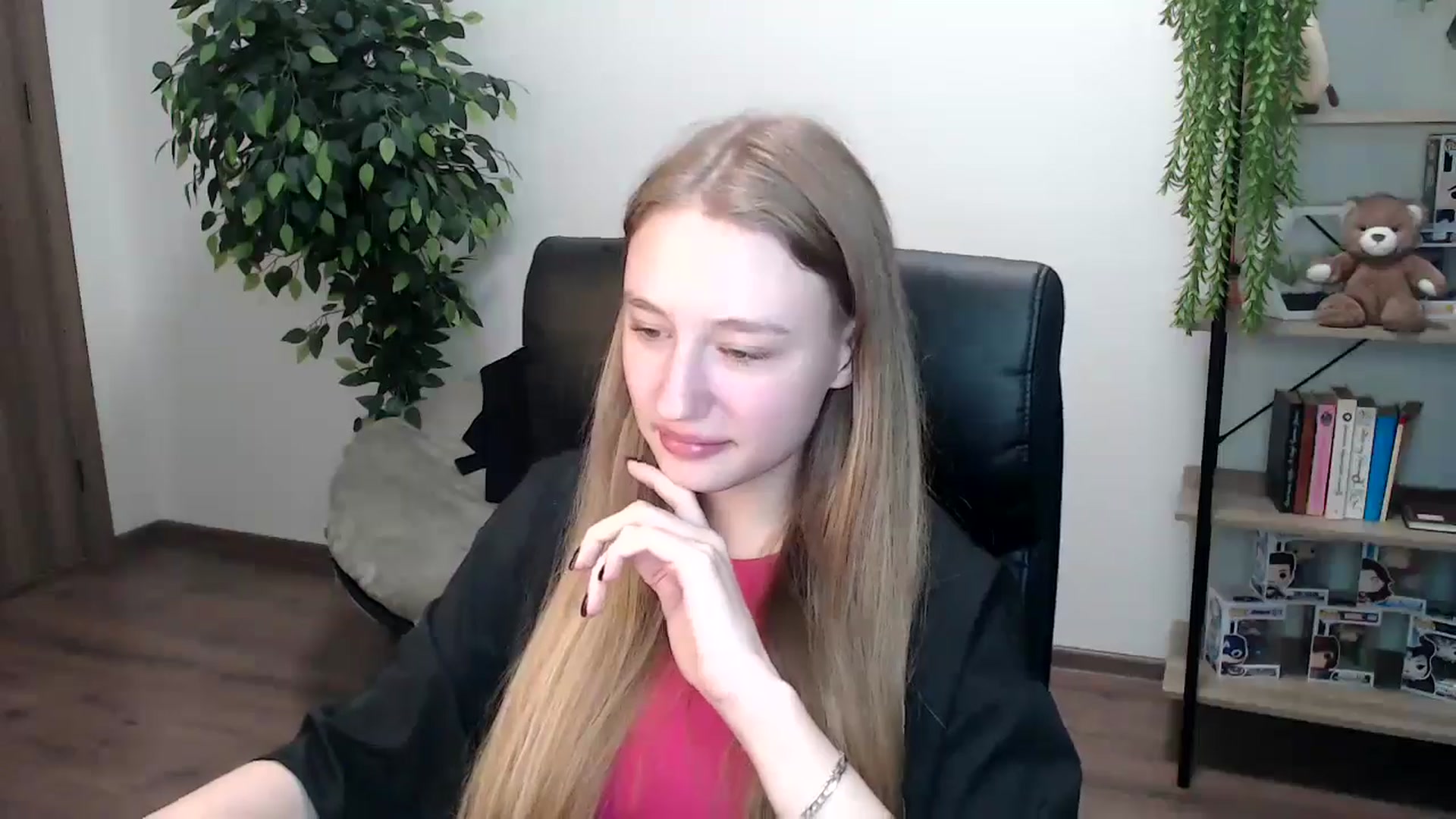 Gallery image thumbnail from HaleyVixen's myfreecams stream on, 11/20/2024, 13:04 image 16 of 20