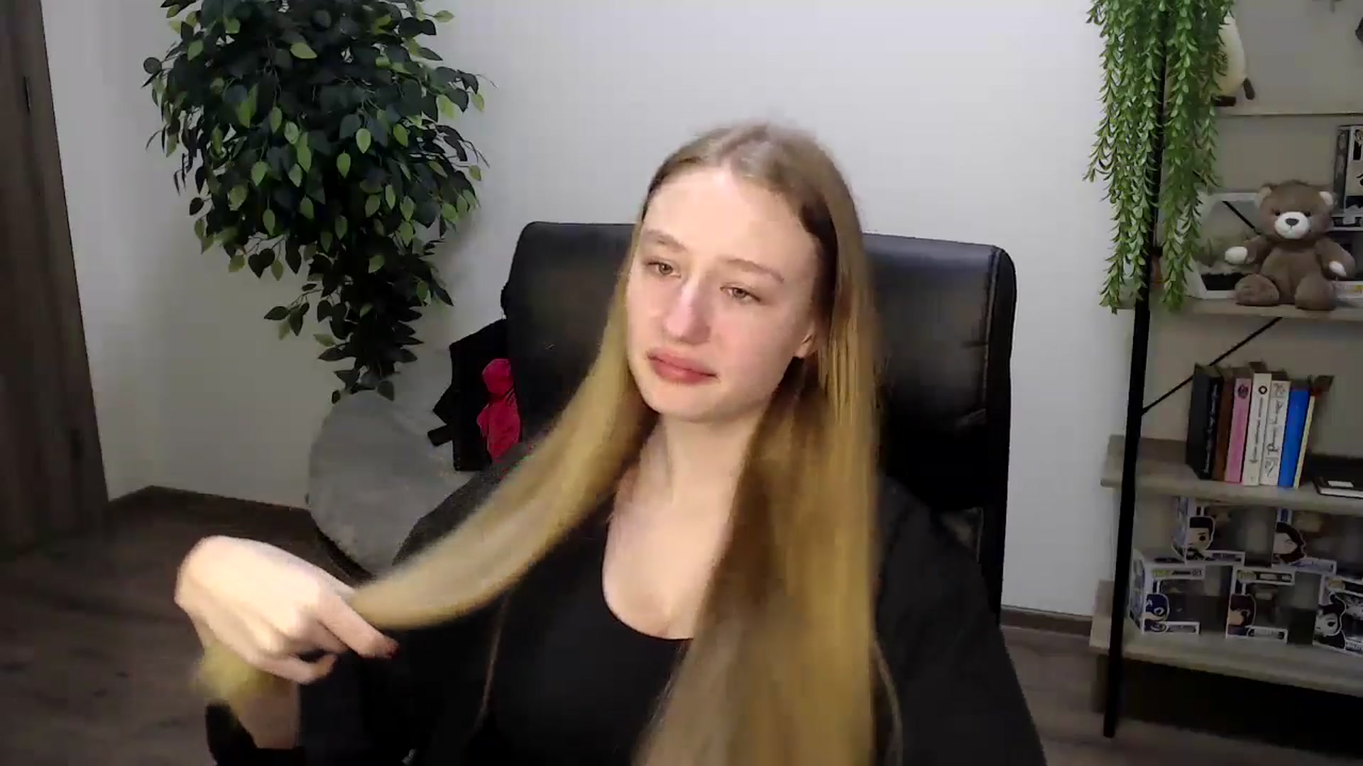 Gallery image thumbnail from HaleyVixen's myfreecams stream on, 11/20/2024, 14:50 image 19 of 20