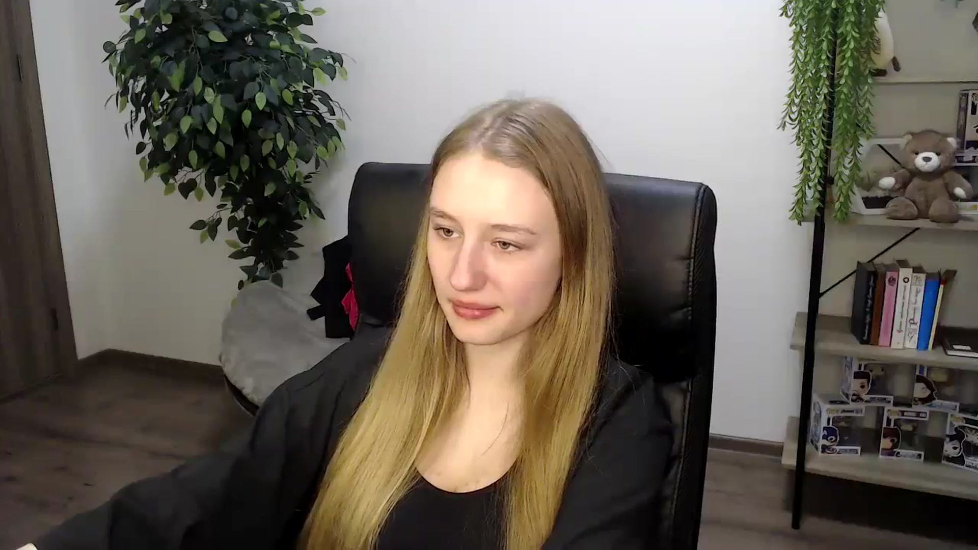 Gallery image thumbnail from HaleyVixen's myfreecams stream on, 11/20/2024, 14:50 image 13 of 20