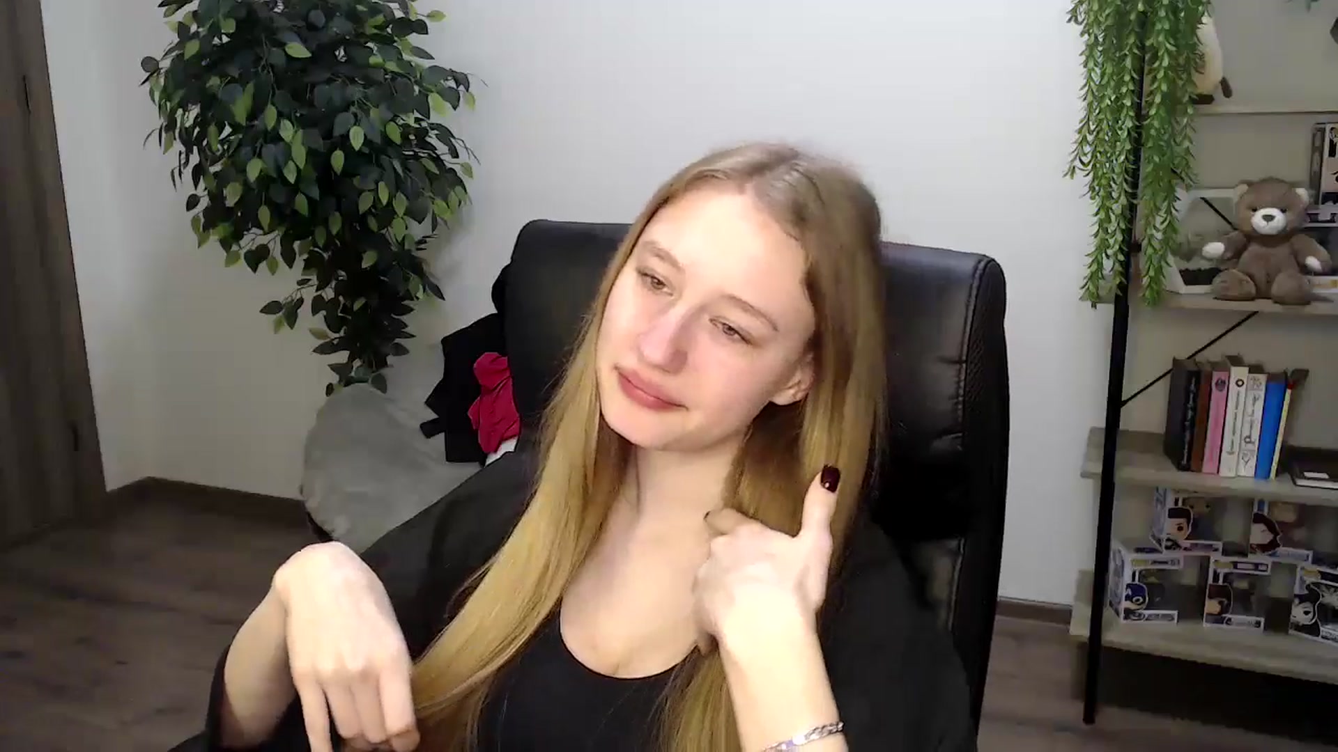 Gallery image thumbnail from HaleyVixen's myfreecams stream on, 11/20/2024, 14:50 image 3 of 20