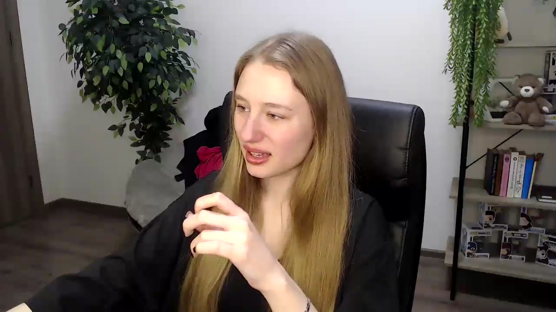 Gallery image thumbnail from HaleyVixen's myfreecams stream on, 11/20/2024, 14:50 image 6 of 20