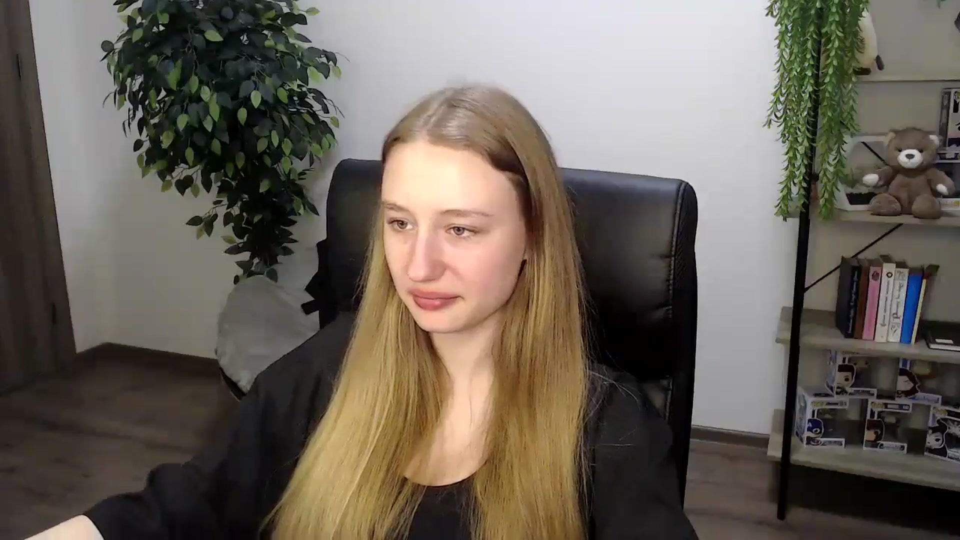 Gallery image thumbnail from HaleyVixen's myfreecams stream on, 11/20/2024, 14:50 image 18 of 20