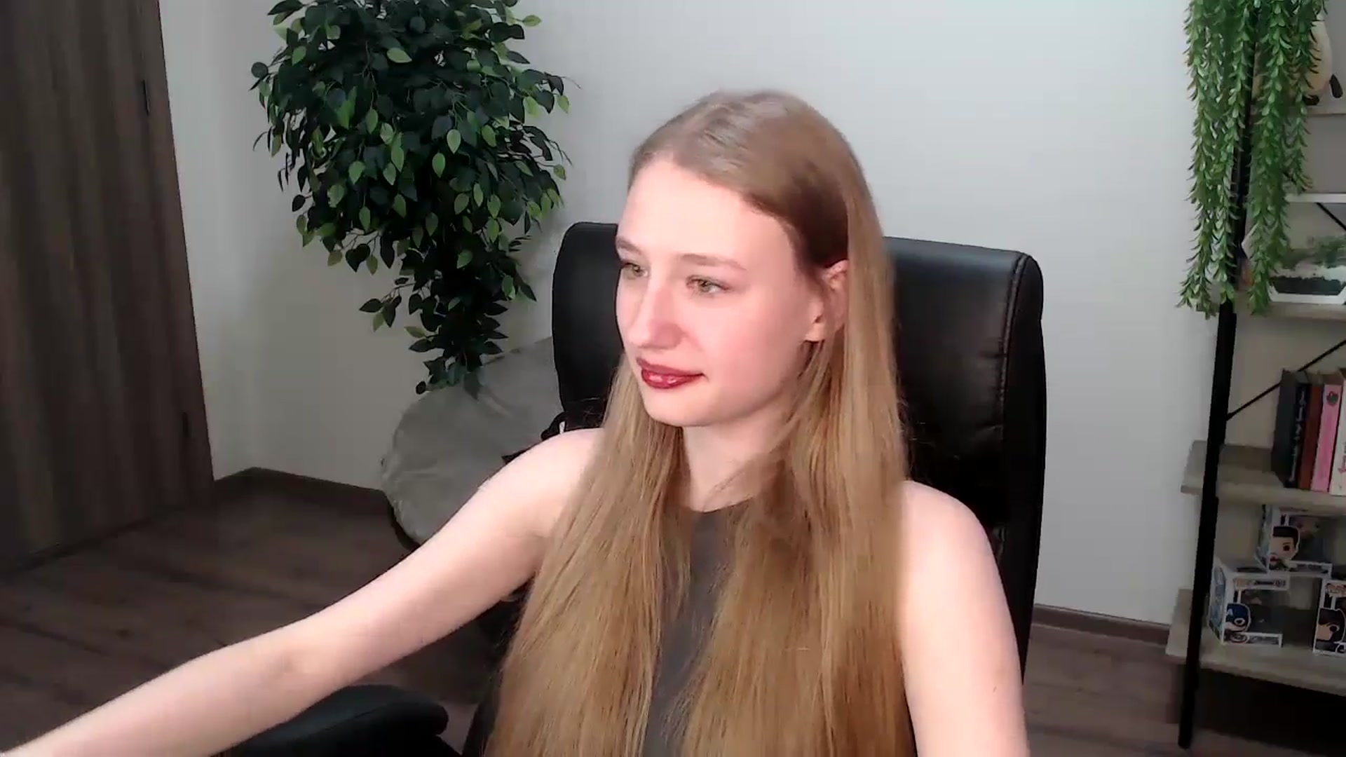 Gallery image thumbnail from HaleyVixen's myfreecams stream on, 11/23/2024, 13:04 image 2 of 20