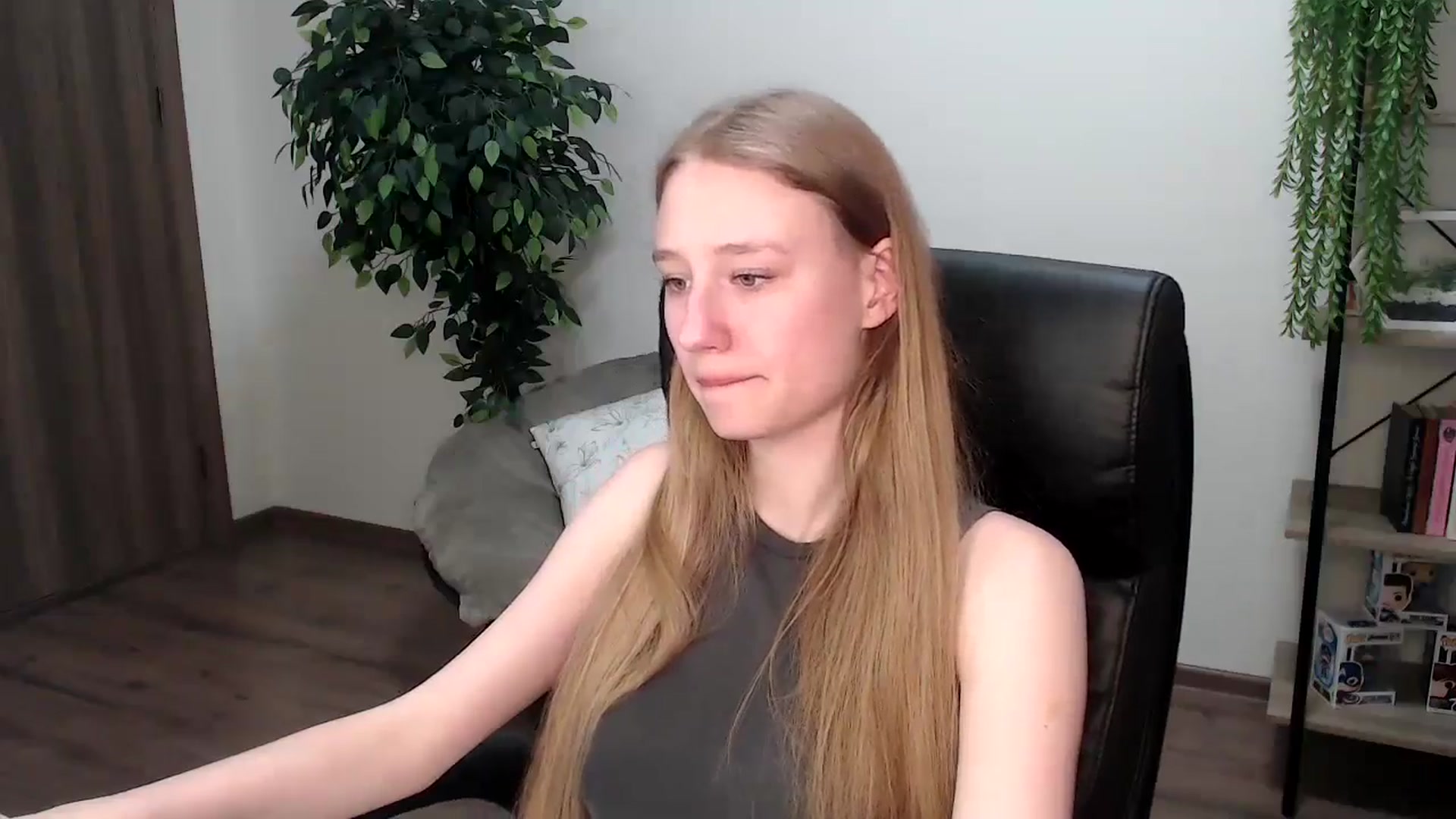 Gallery image thumbnail from HaleyVixen's myfreecams stream on, 11/23/2024, 14:16 image 18 of 20