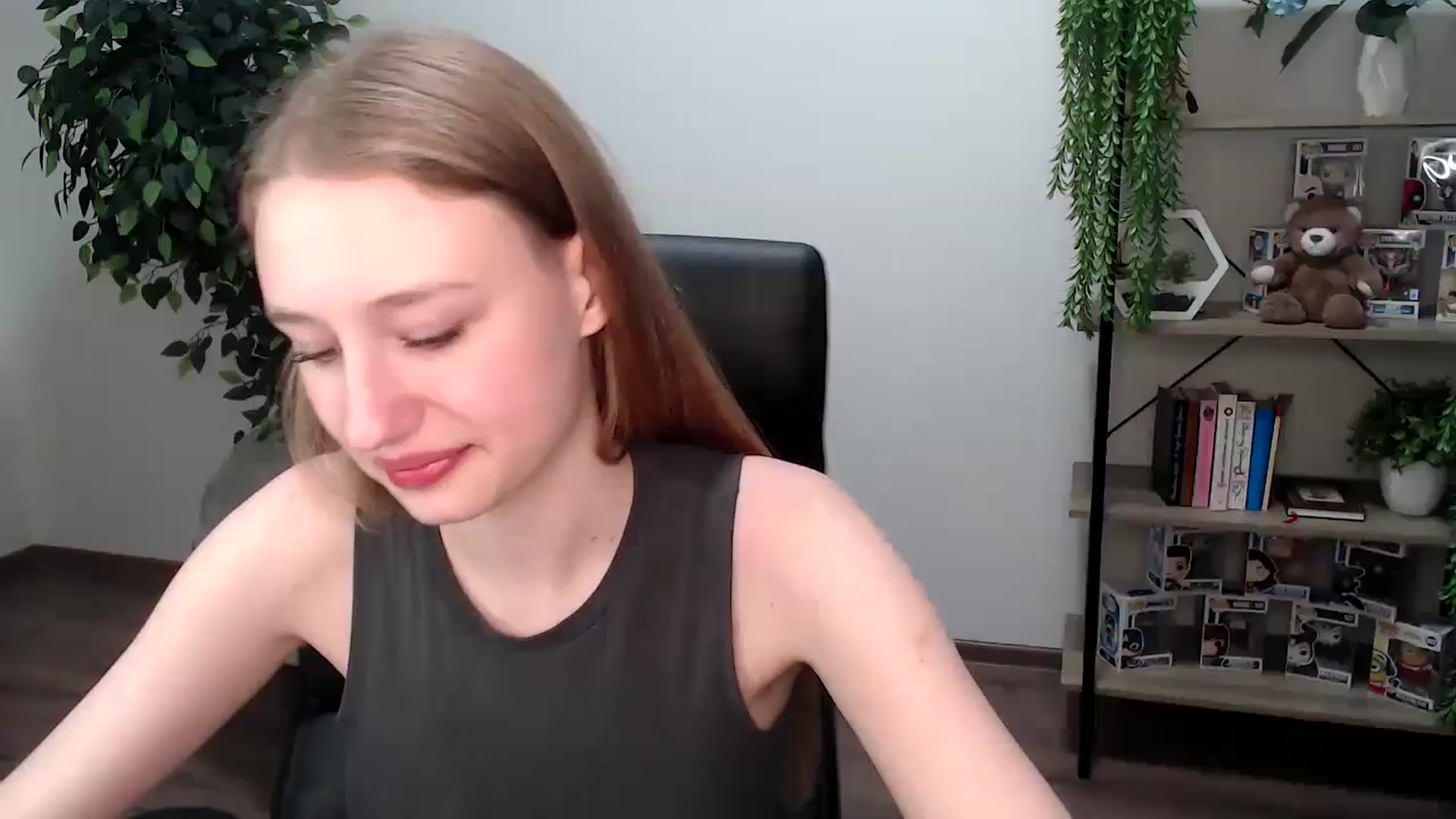 Gallery image thumbnail from HaleyVixen's myfreecams stream on, 11/24/2024, 12:59 image 1 of 20