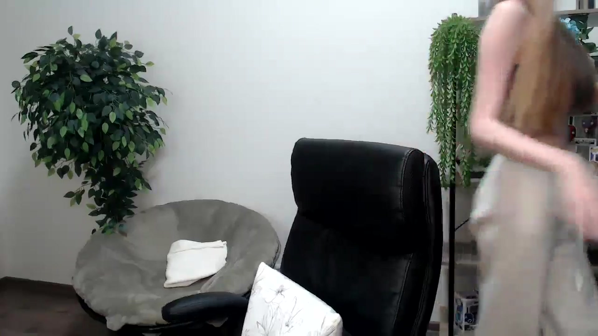 Gallery image thumbnail from HaleyVixen's myfreecams stream on, 11/24/2024, 12:59 image 10 of 20
