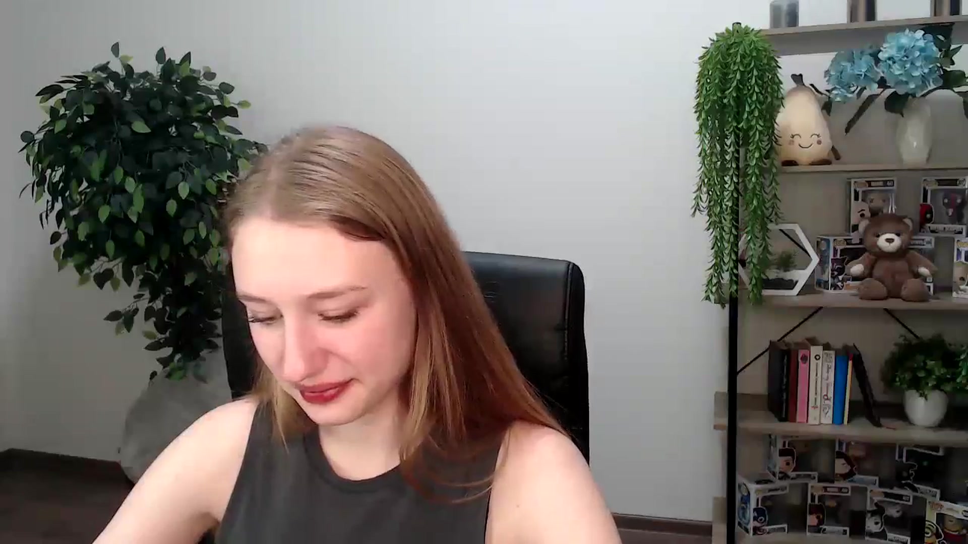 Gallery image thumbnail from HaleyVixen's myfreecams stream on, 11/24/2024, 12:59 image 12 of 20