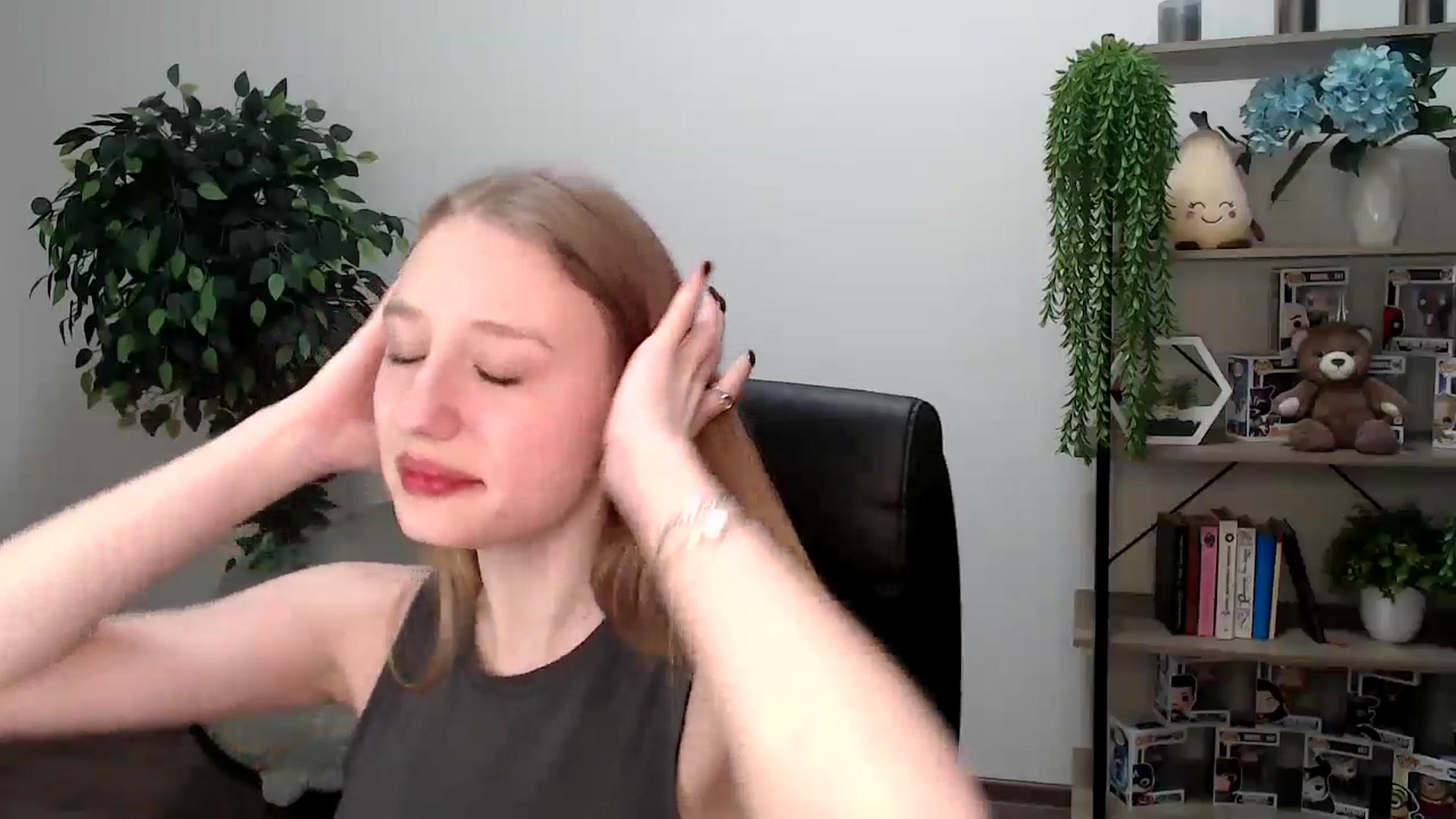 Gallery image thumbnail from HaleyVixen's myfreecams stream on, 11/24/2024, 12:59 image 14 of 20