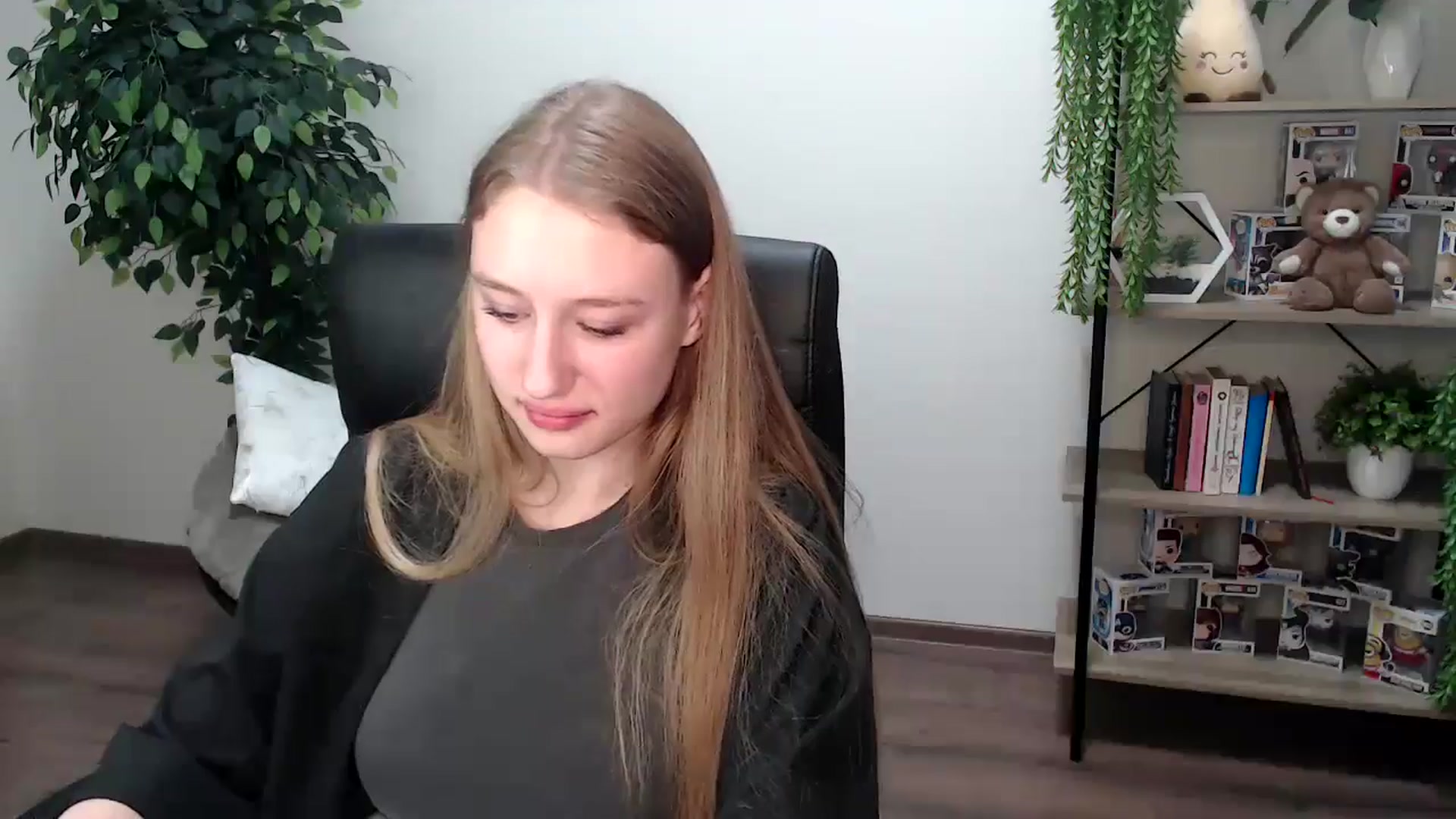 Gallery image thumbnail from HaleyVixen's myfreecams stream on, 11/24/2024, 13:44 image 19 of 20
