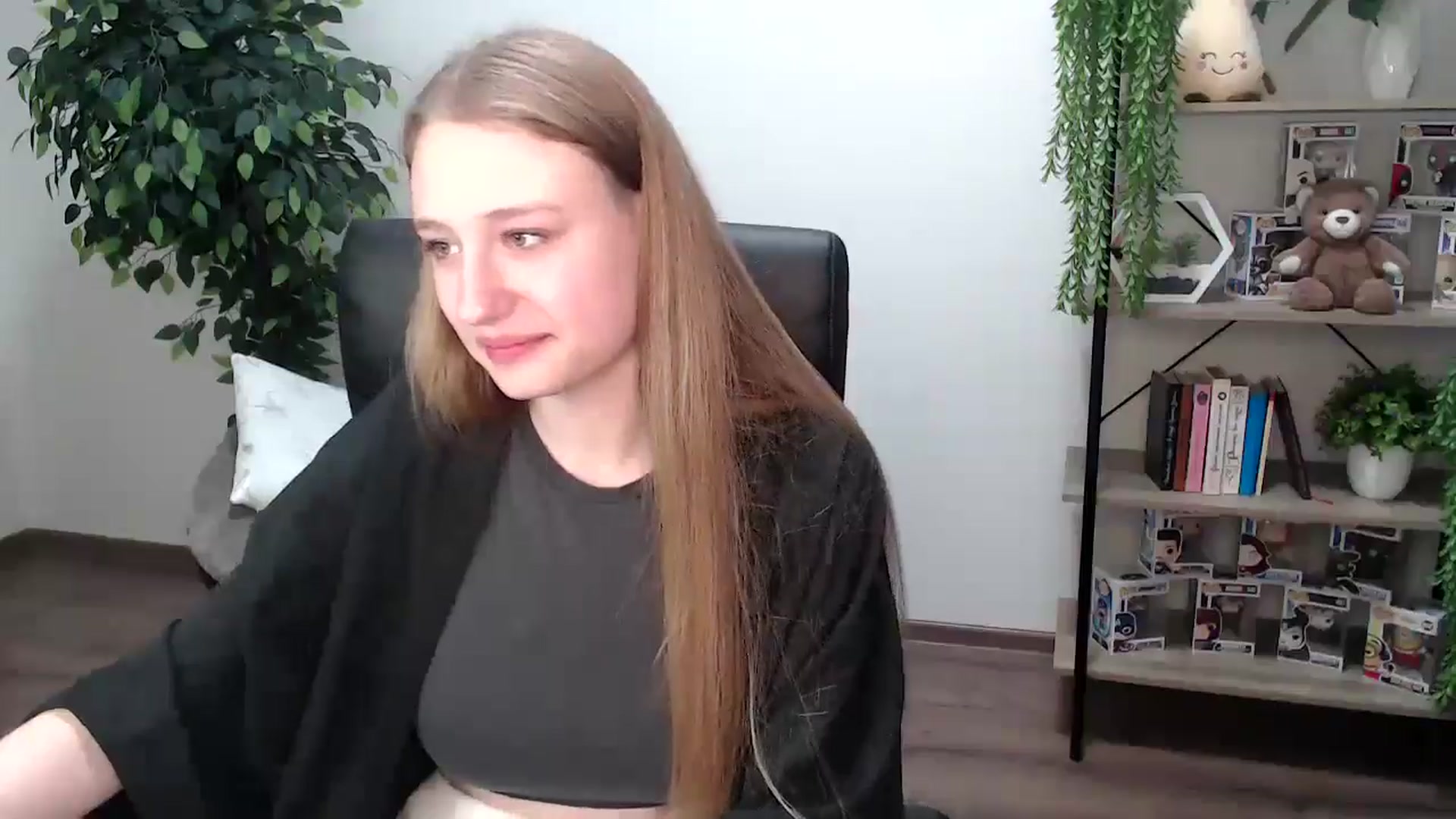 Gallery image thumbnail from HaleyVixen's myfreecams stream on, 11/24/2024, 13:44 image 10 of 20