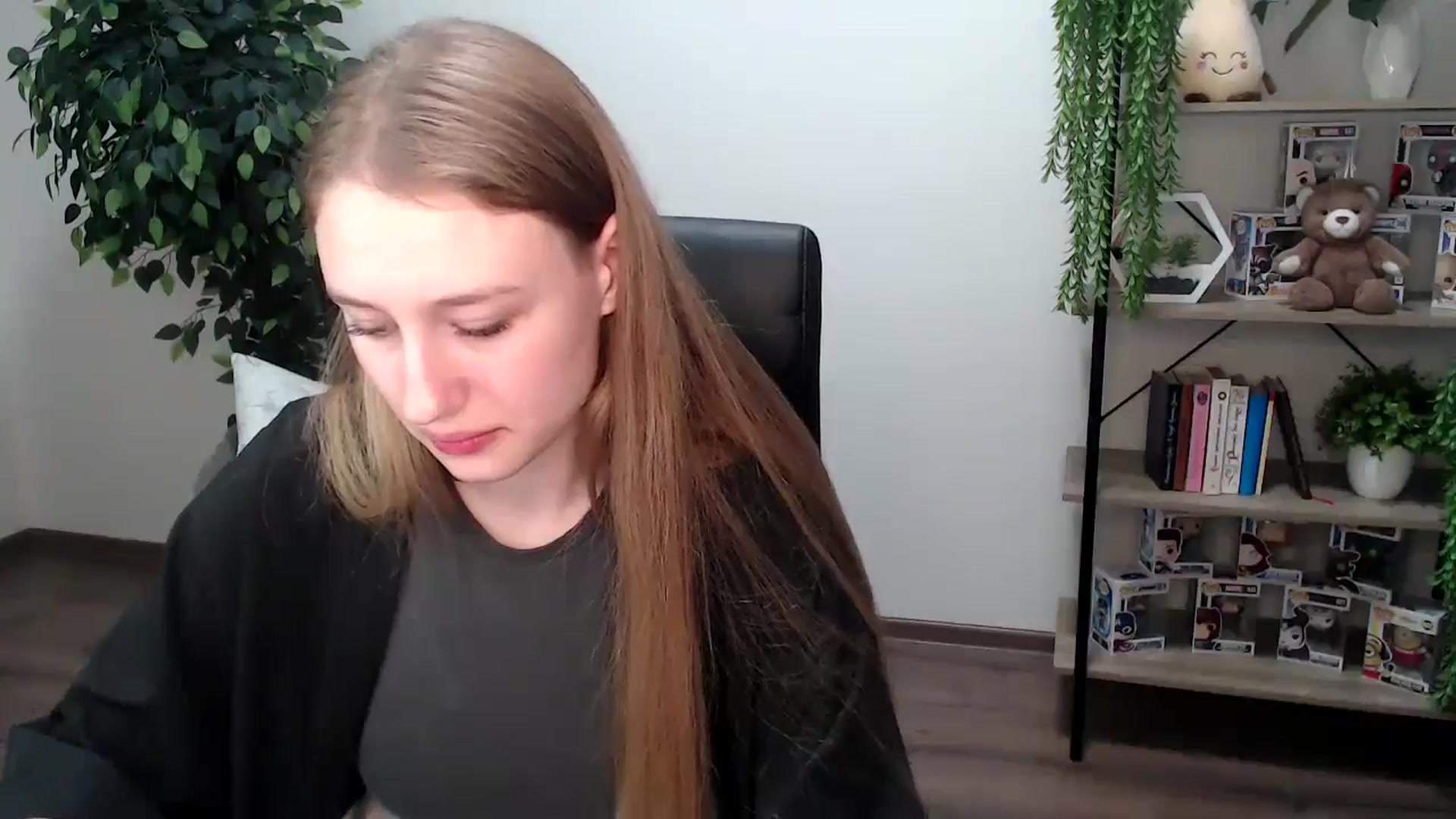 Gallery image thumbnail from HaleyVixen's myfreecams stream on, 11/24/2024, 13:44 image 13 of 20