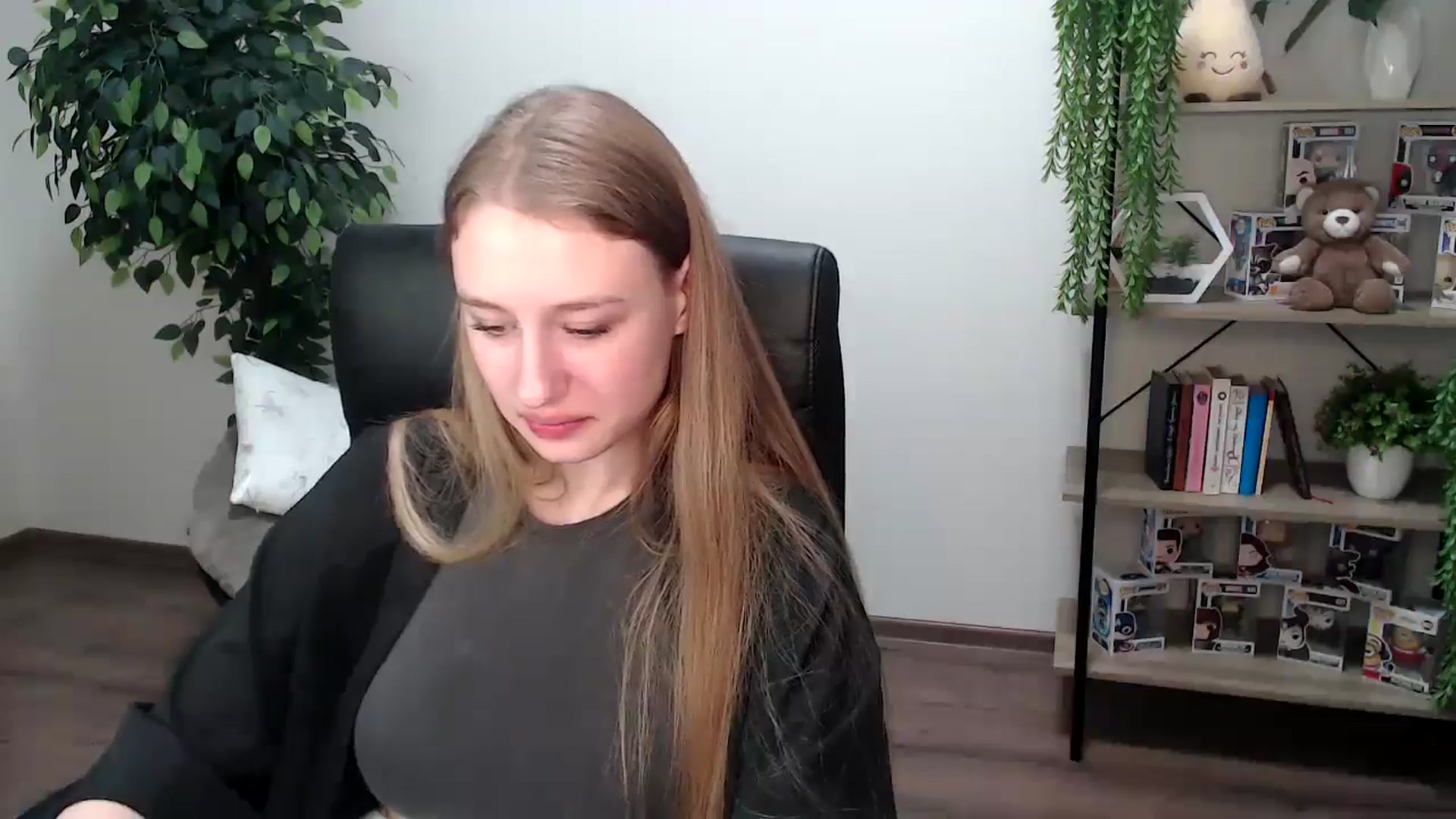Gallery image thumbnail from HaleyVixen's myfreecams stream on, 11/24/2024, 13:44 image 18 of 20