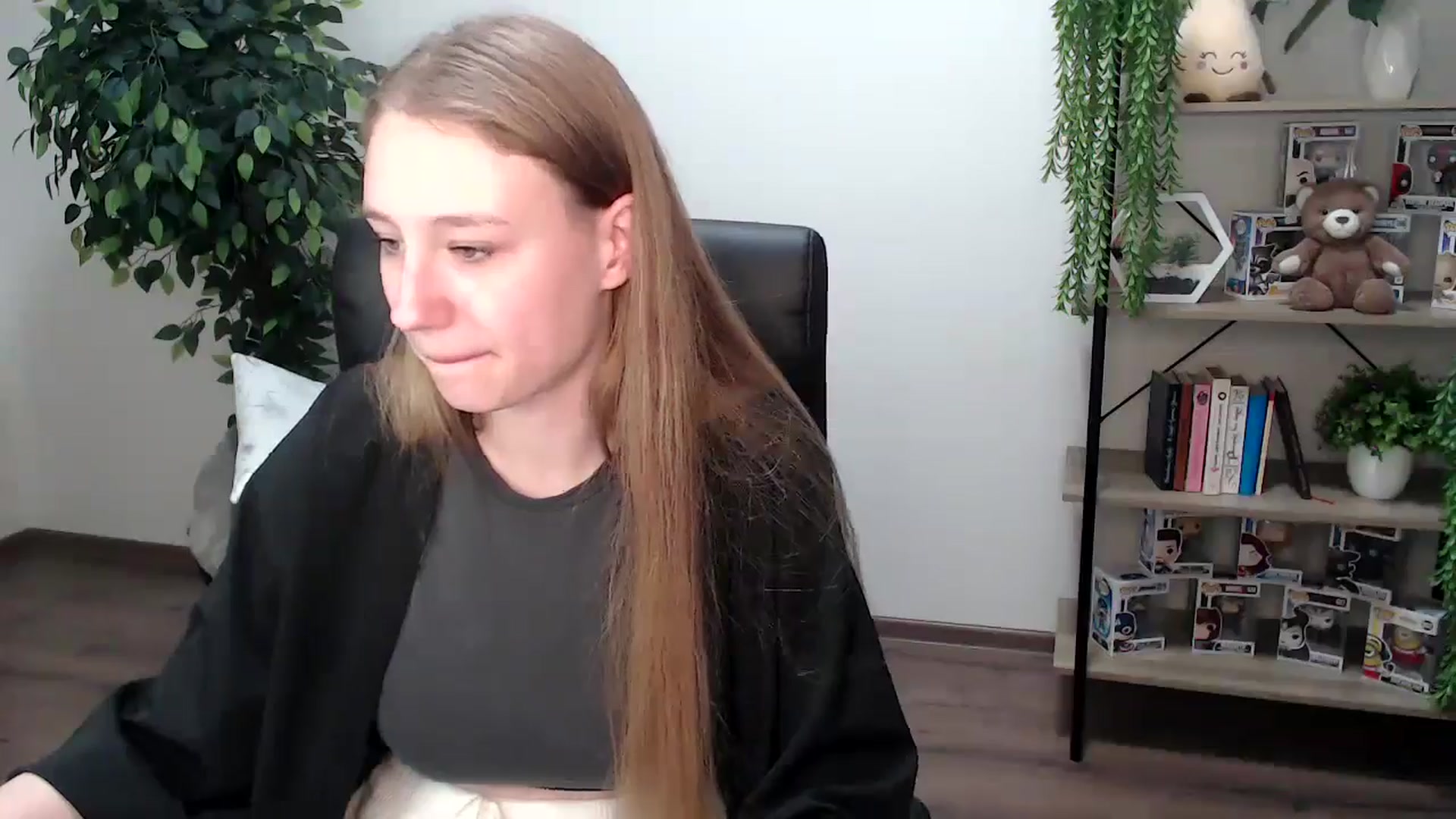 Gallery image thumbnail from HaleyVixen's myfreecams stream on, 11/24/2024, 13:44 image 12 of 20
