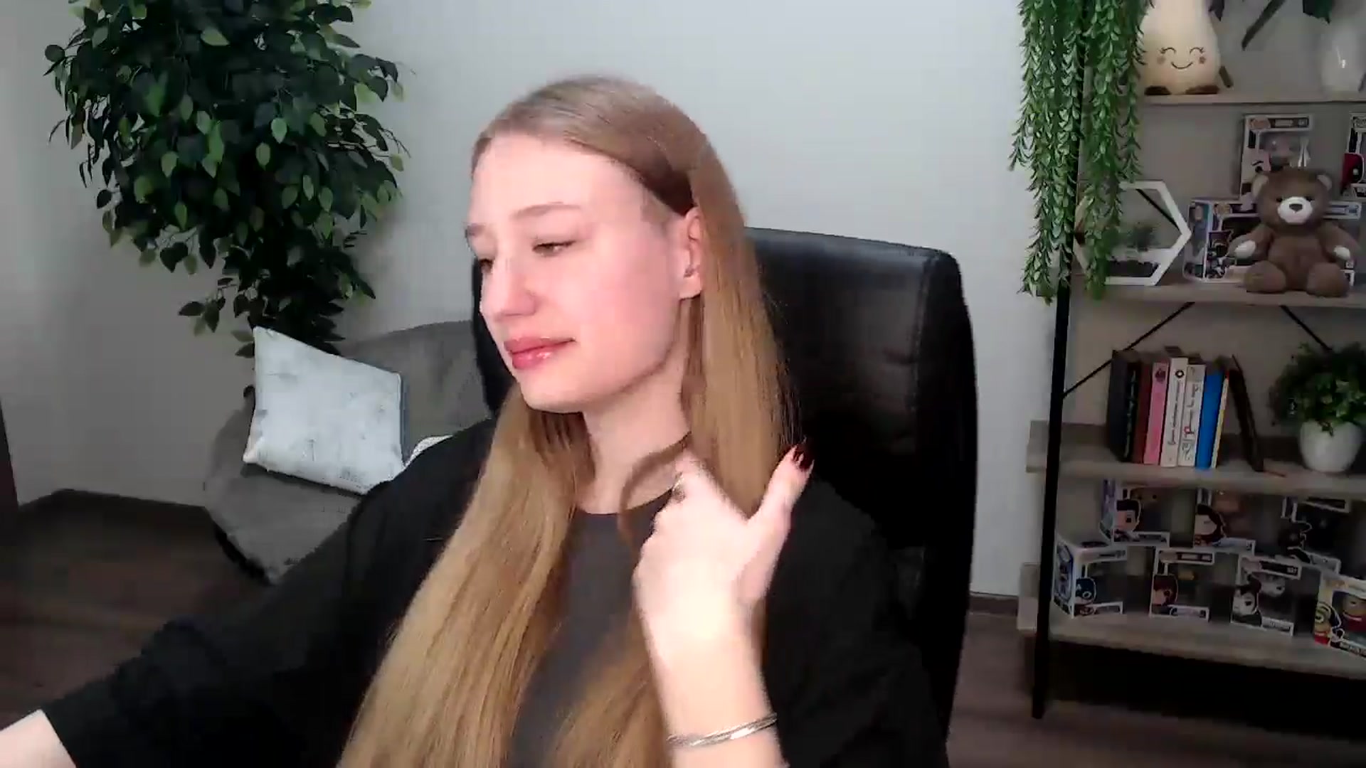 Gallery image thumbnail from HaleyVixen's myfreecams stream on, 11/25/2024, 10:13 image 5 of 20