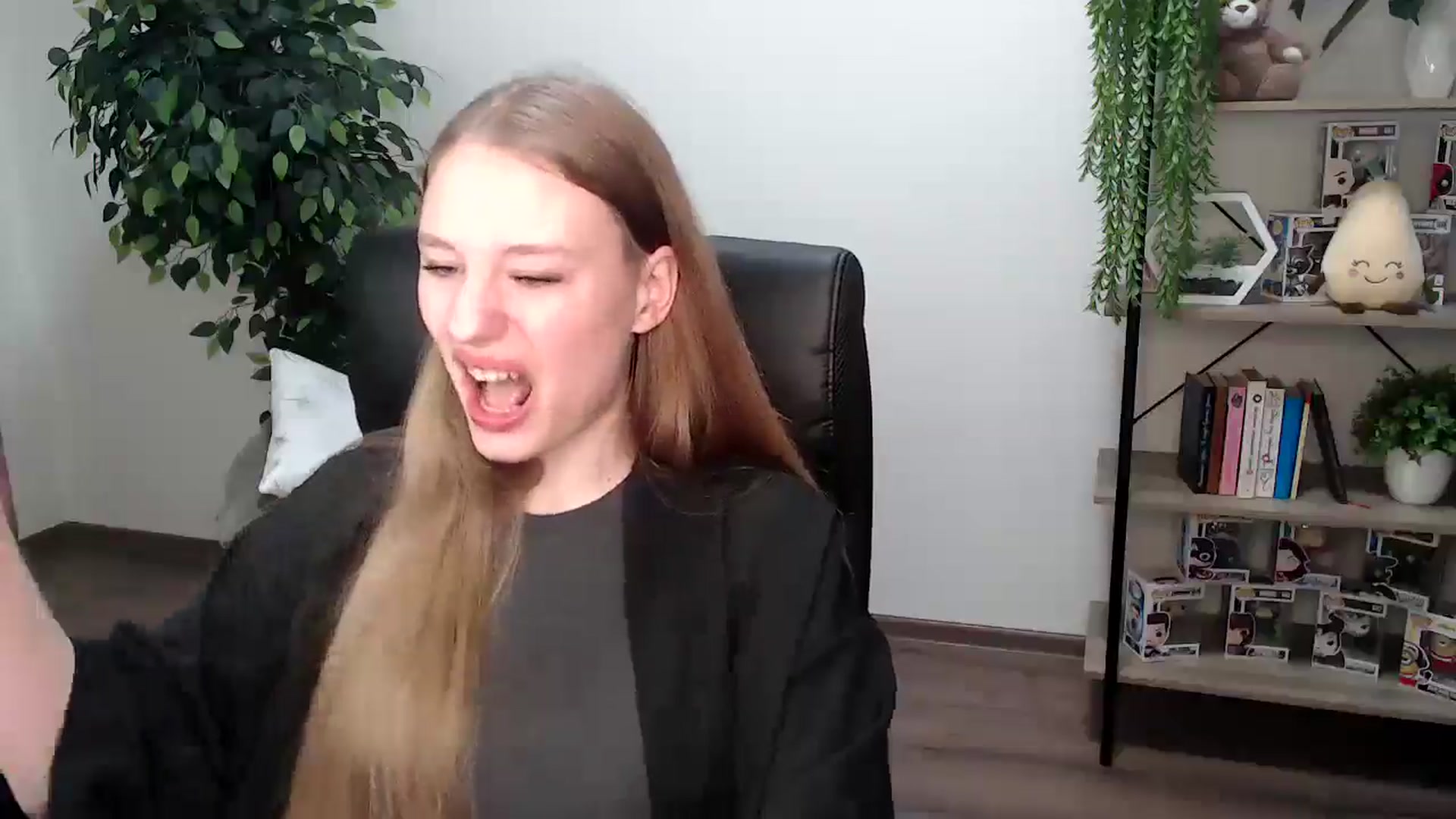 Gallery image thumbnail from HaleyVixen's myfreecams stream on, 11/25/2024, 10:13 image 19 of 20