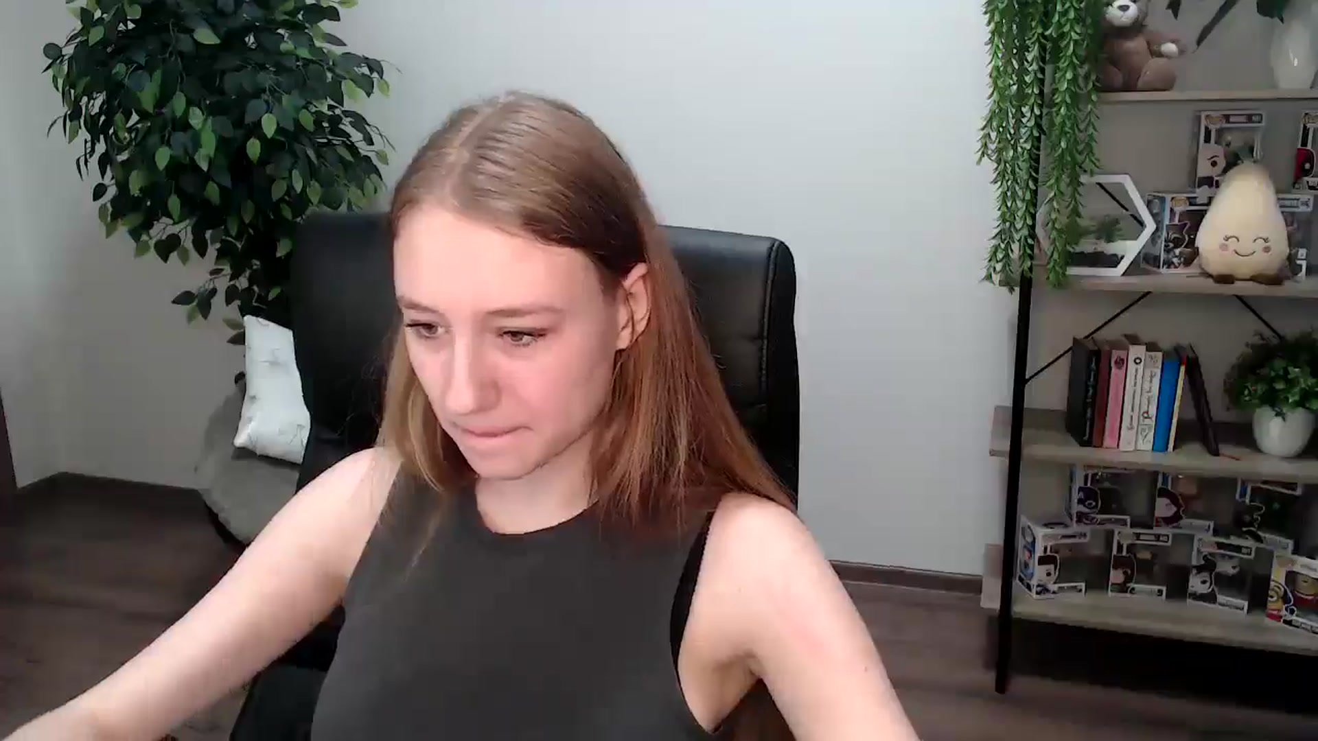Gallery image thumbnail from HaleyVixen's myfreecams stream on, 11/25/2024, 10:40 image 20 of 20