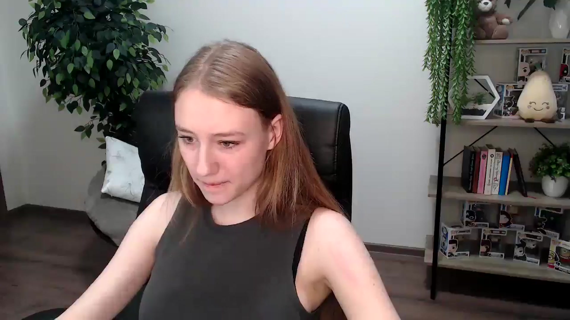 Gallery image thumbnail from HaleyVixen's myfreecams stream on, 11/25/2024, 10:40 image 19 of 20