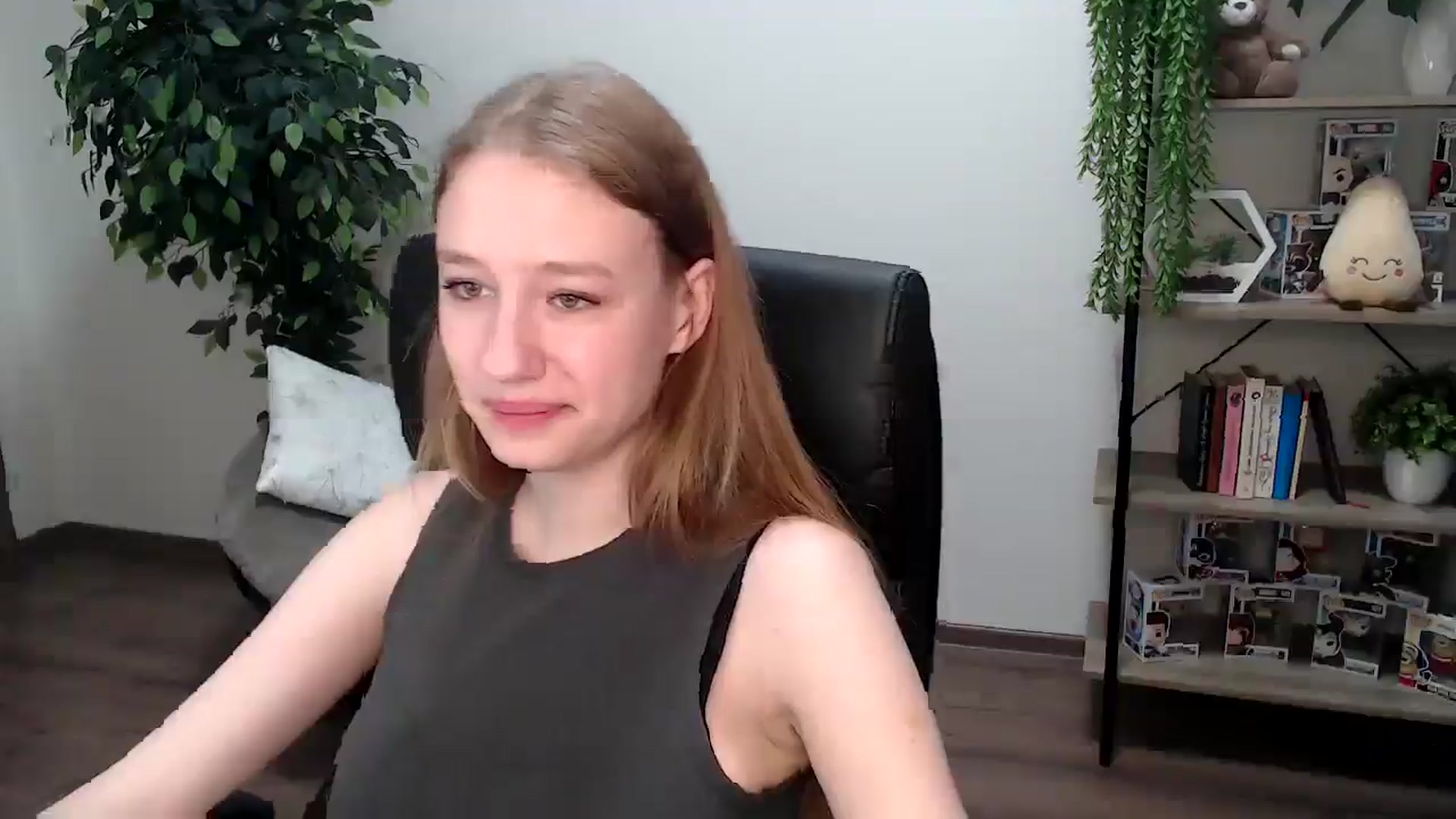 Gallery image thumbnail from HaleyVixen's myfreecams stream on, 11/25/2024, 10:40 image 9 of 20