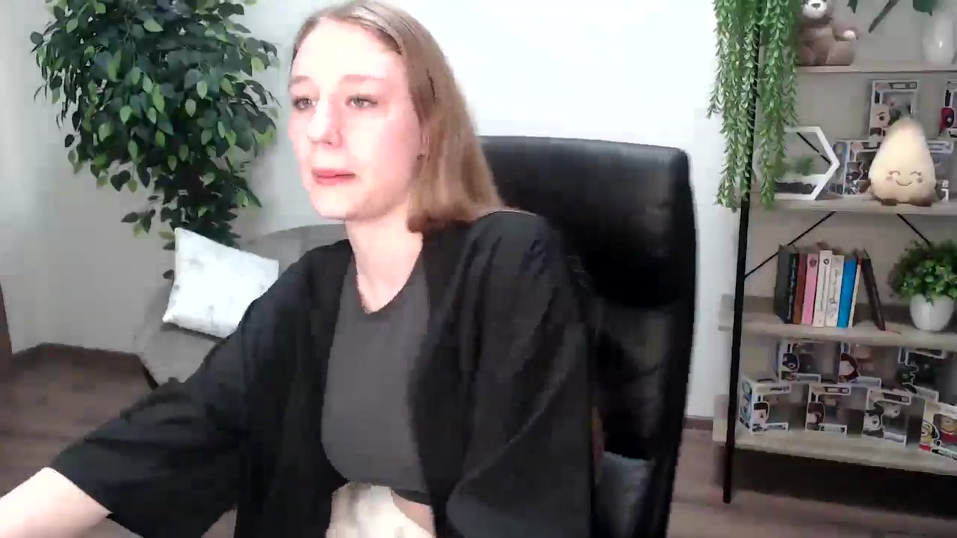 Gallery image thumbnail from HaleyVixen's myfreecams stream on, 11/25/2024, 12:07 image 18 of 20