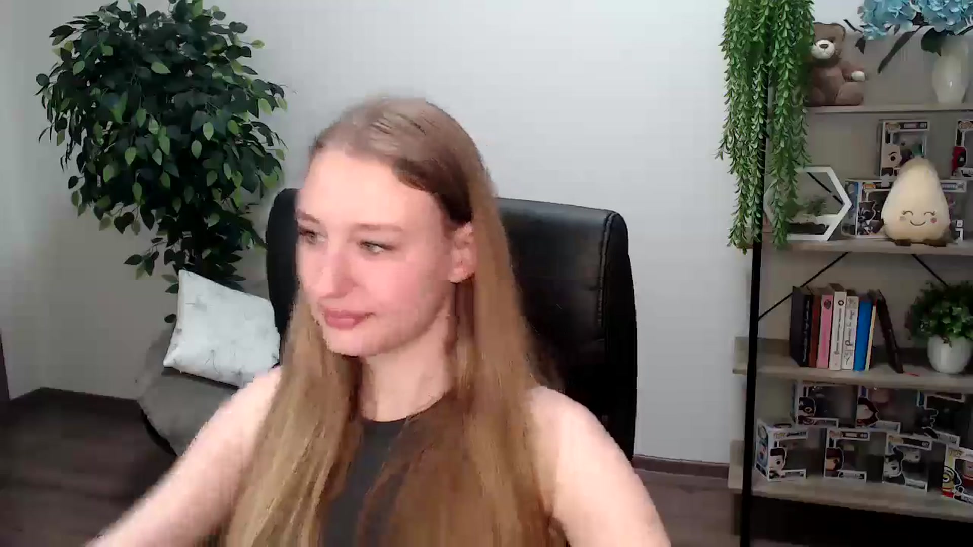 Gallery image thumbnail from HaleyVixen's myfreecams stream on, 11/25/2024, 12:39 image 12 of 20