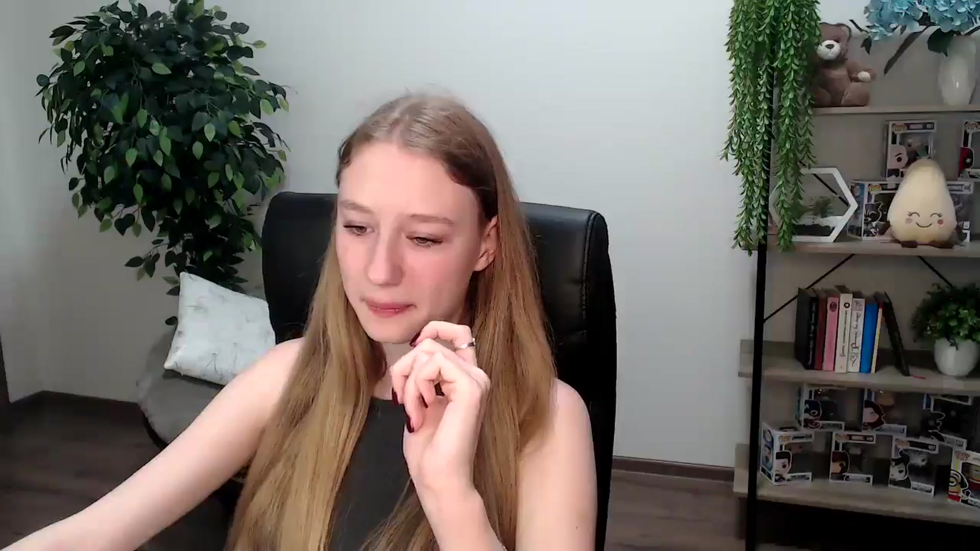 Gallery image thumbnail from HaleyVixen's myfreecams stream on, 11/25/2024, 12:39 image 20 of 20