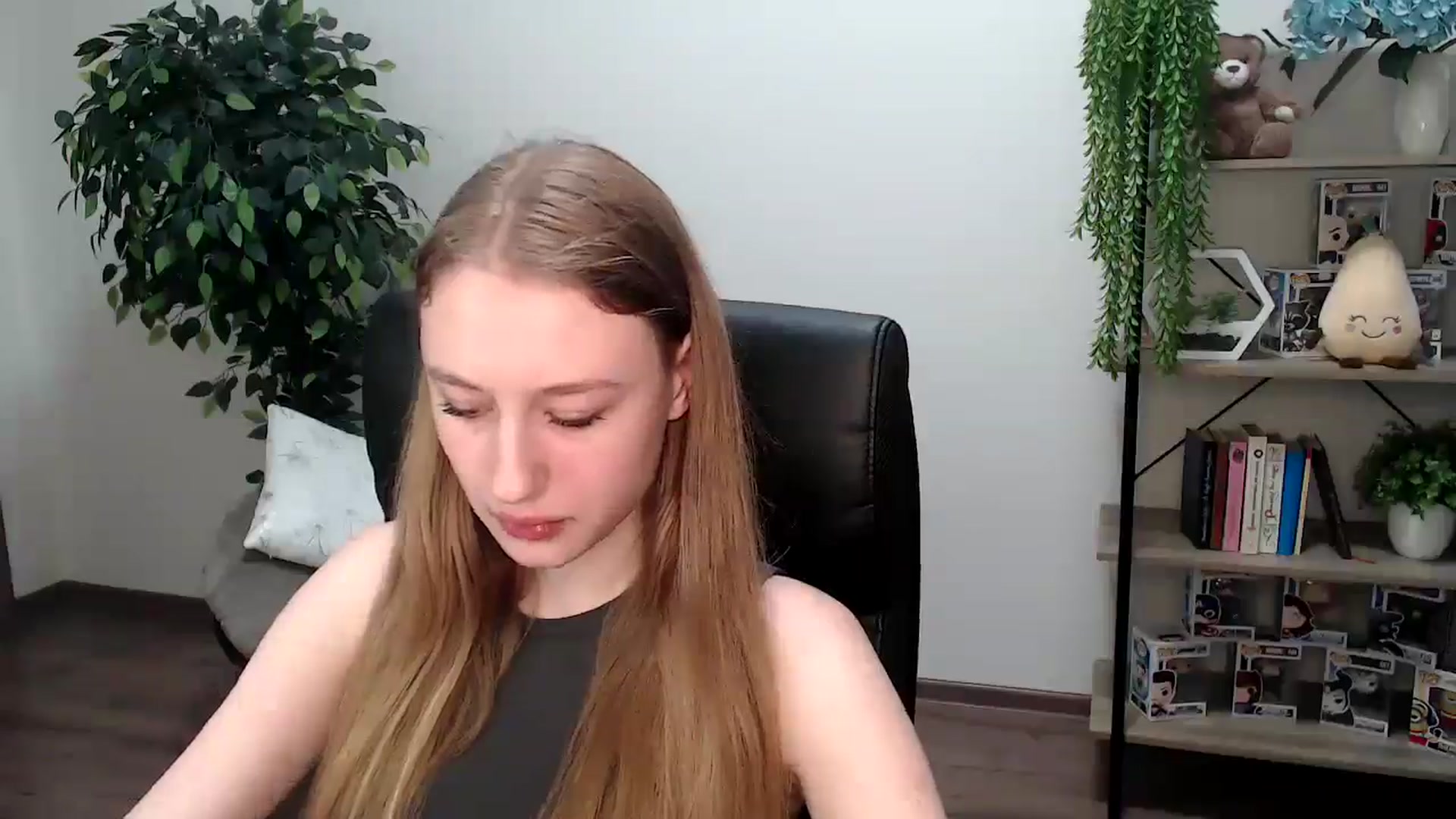 Gallery image thumbnail from HaleyVixen's myfreecams stream on, 11/25/2024, 12:39 image 3 of 20
