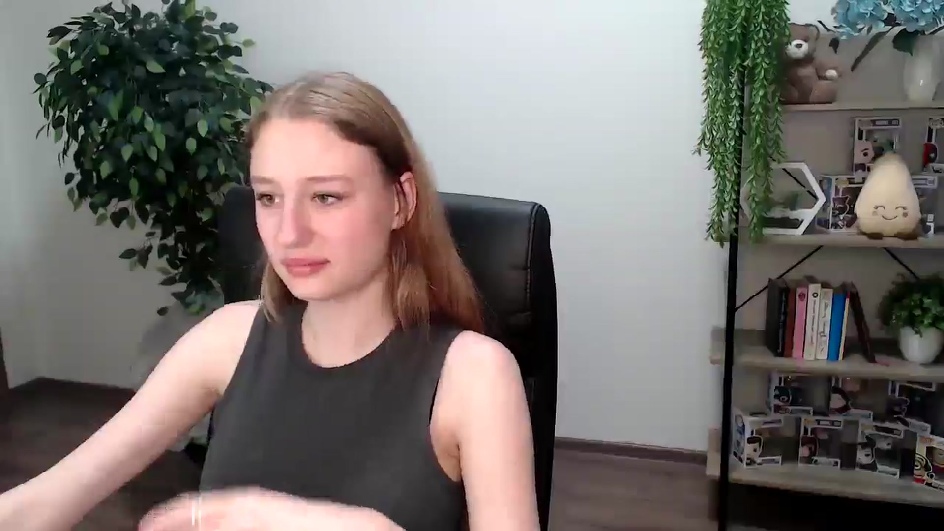 Gallery image thumbnail from HaleyVixen's myfreecams stream on, 11/25/2024, 13:44 image 19 of 20