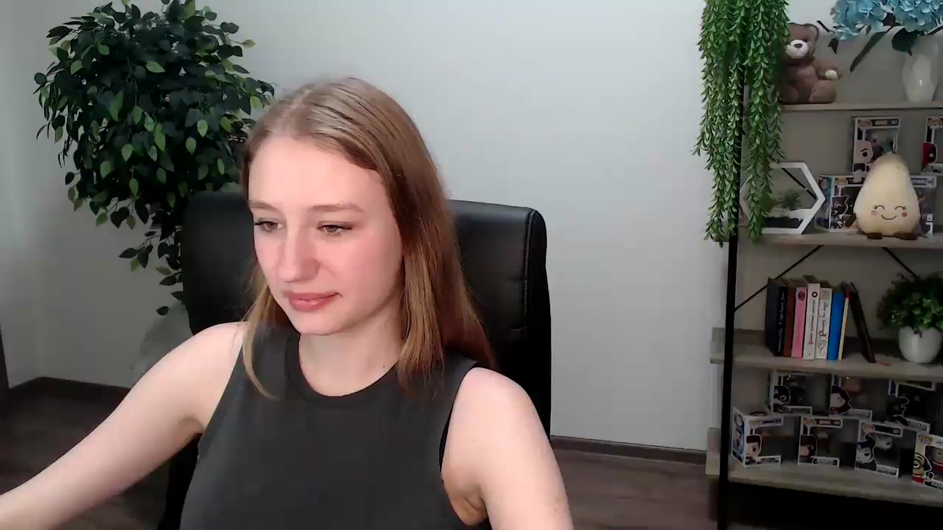 Gallery image thumbnail from HaleyVixen's myfreecams stream on, 11/25/2024, 13:44 image 15 of 20