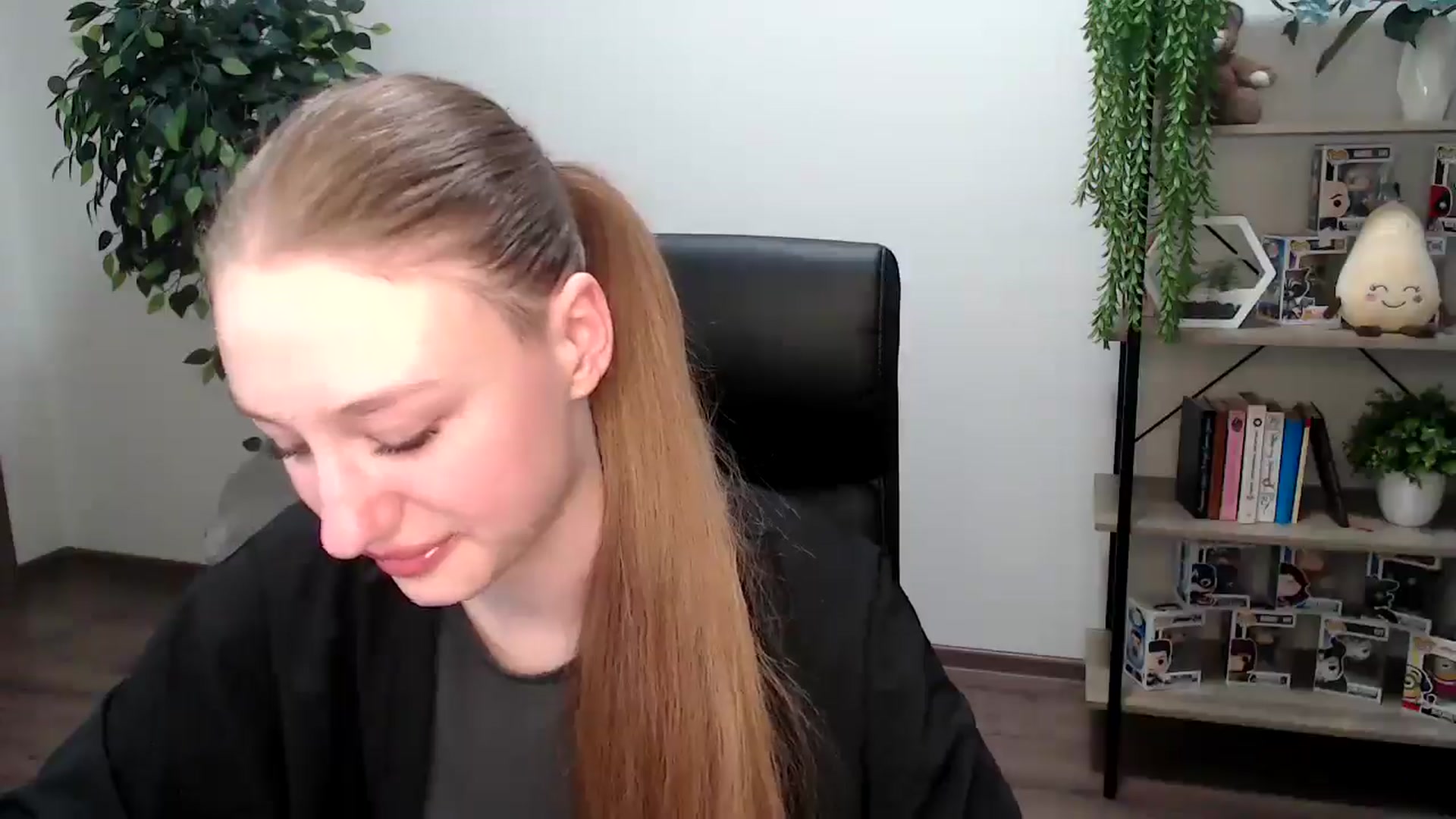 Gallery image thumbnail from HaleyVixen's myfreecams stream on, 11/25/2024, 14:33 image 19 of 20