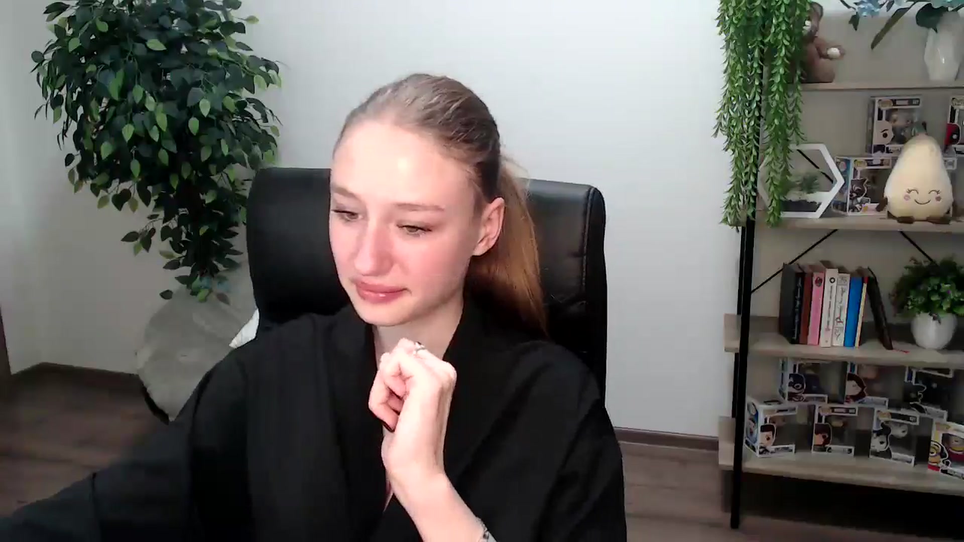 Gallery image thumbnail from HaleyVixen's myfreecams stream on, 11/25/2024, 15:00 image 17 of 20