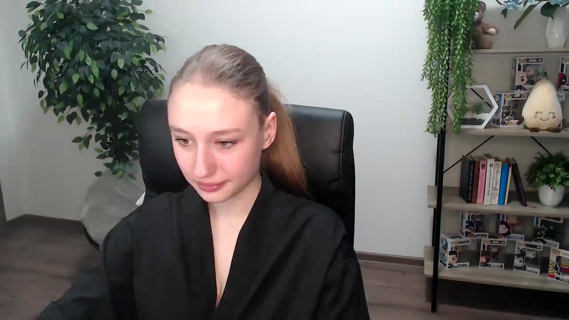 Gallery image thumbnail from HaleyVixen's myfreecams stream on, 11/25/2024, 15:00 image 19 of 20