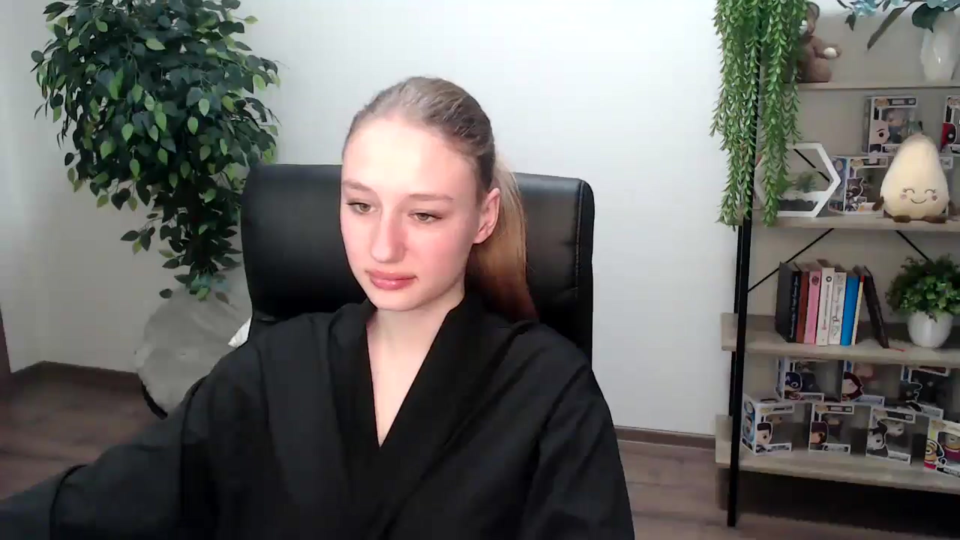 Gallery image thumbnail from HaleyVixen's myfreecams stream on, 11/25/2024, 15:00 image 12 of 20