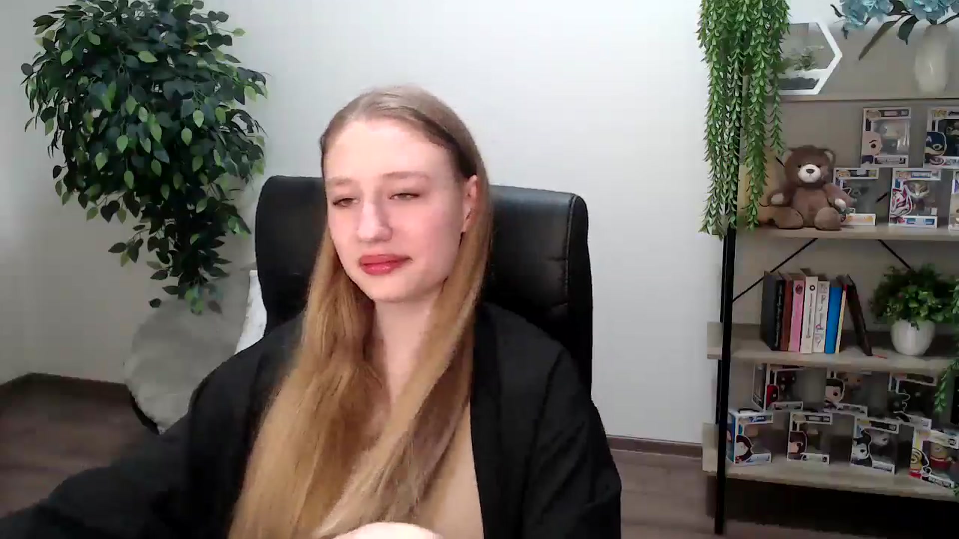 Gallery image thumbnail from HaleyVixen's myfreecams stream on, 11/26/2024, 12:48 image 17 of 20