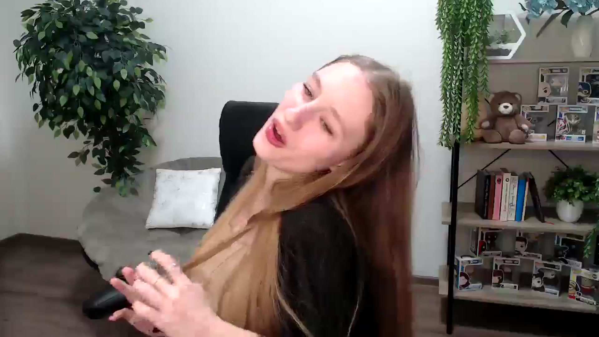 Gallery image thumbnail from HaleyVixen's myfreecams stream on, 11/26/2024, 12:48 image 18 of 20
