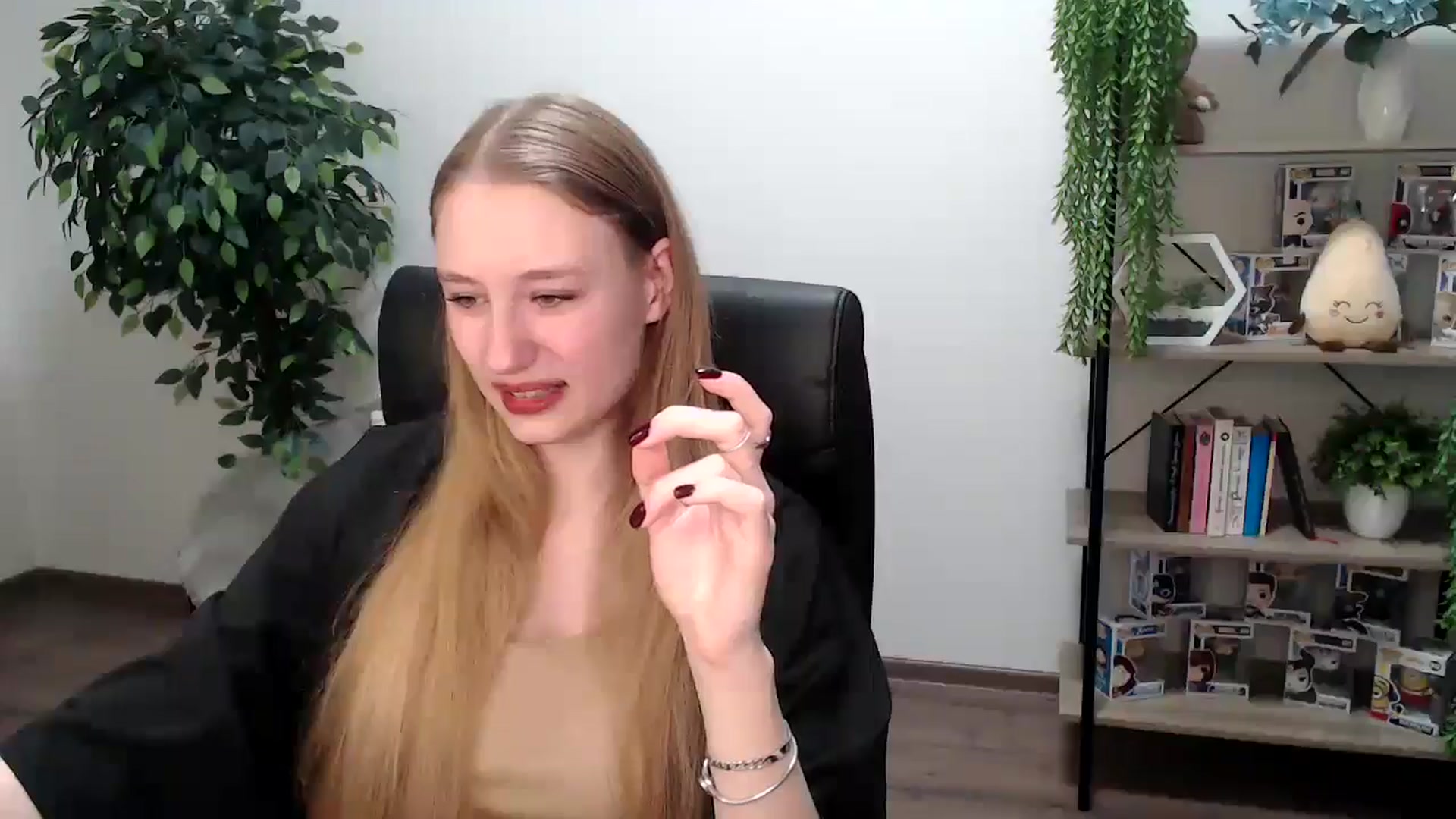 Gallery image thumbnail from HaleyVixen's myfreecams stream on, 11/26/2024, 12:48 image 6 of 20