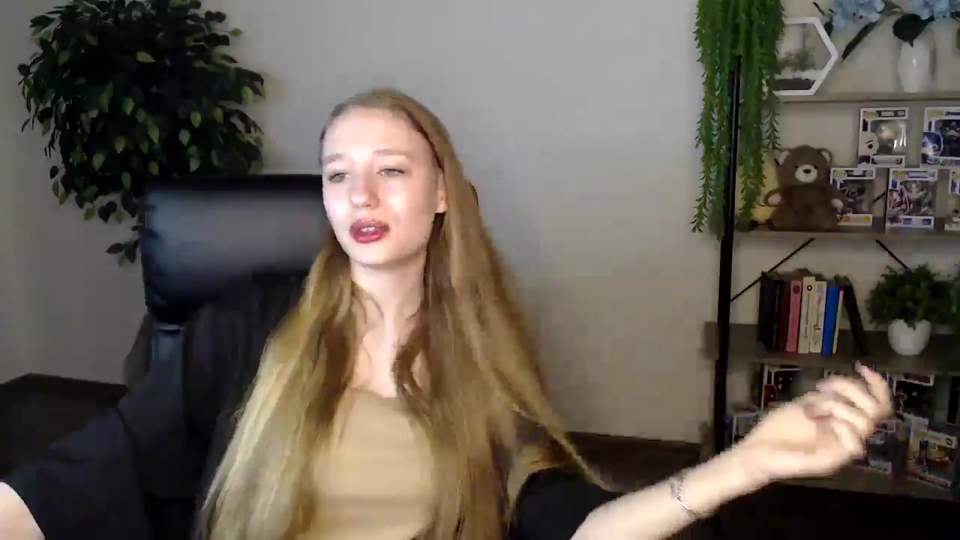 Gallery image thumbnail from HaleyVixen's myfreecams stream on, 11/27/2024, 10:03 image 13 of 20