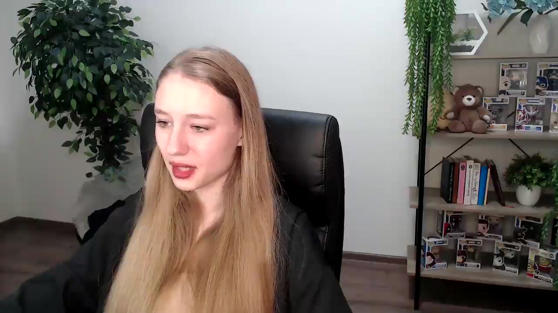 Gallery image thumbnail from HaleyVixen's myfreecams stream on, 11/27/2024, 10:03 image 6 of 20