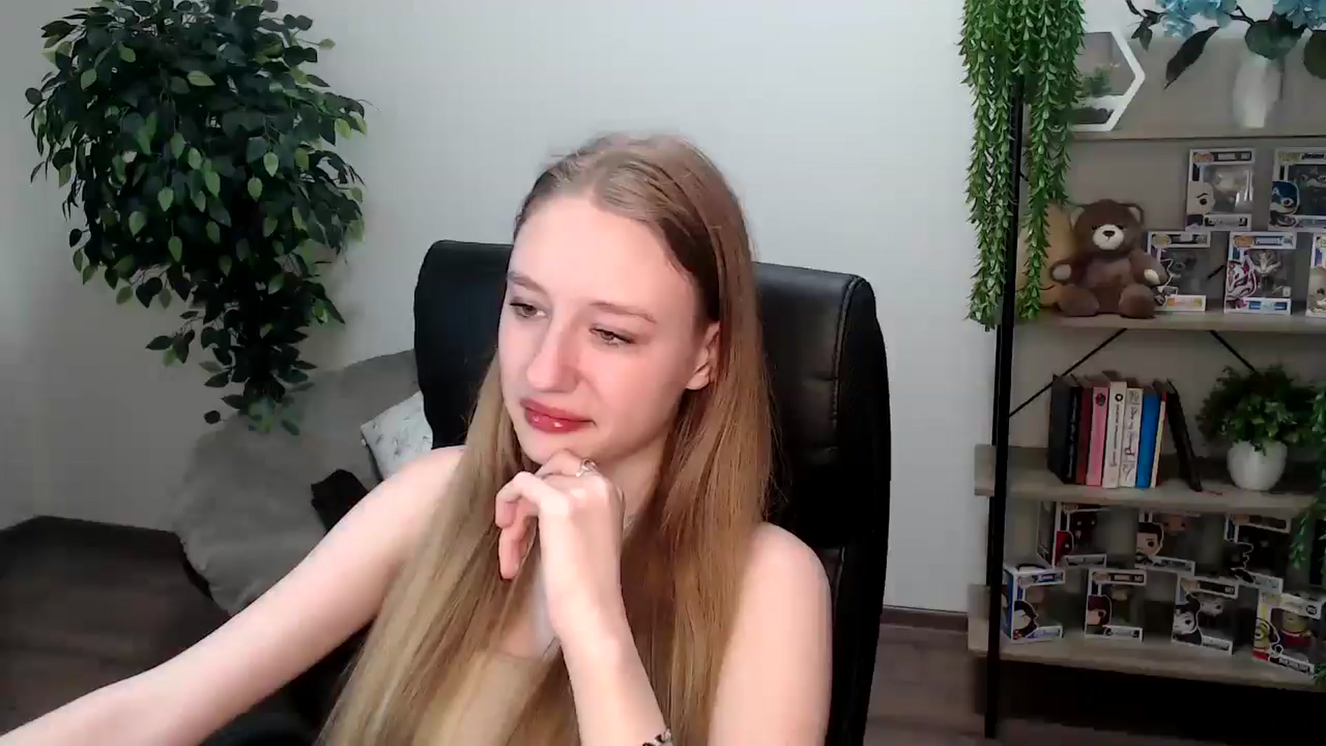 Gallery image thumbnail from HaleyVixen's myfreecams stream on, 11/27/2024, 11:05 image 19 of 20