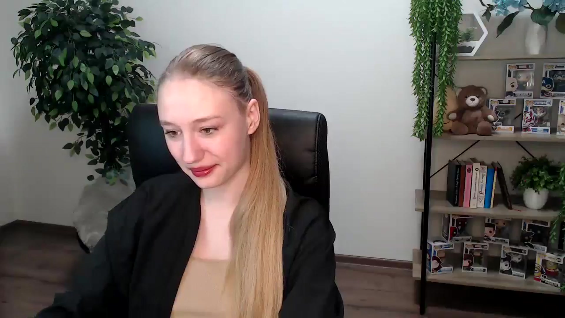 Gallery image thumbnail from HaleyVixen's myfreecams stream on, 11/27/2024, 11:58 image 11 of 20