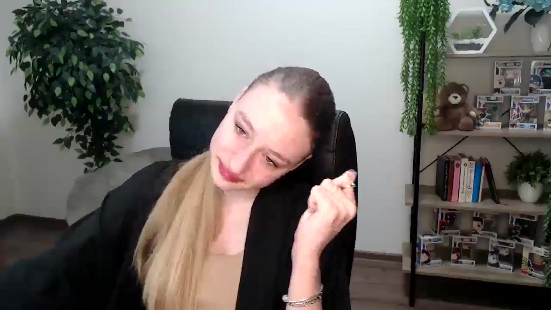 Gallery image thumbnail from HaleyVixen's myfreecams stream on, 11/27/2024, 12:37 image 12 of 20