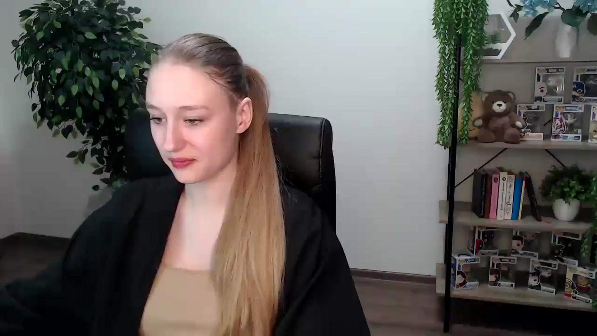 Gallery image thumbnail from HaleyVixen's myfreecams stream on, 11/27/2024, 12:37 image 7 of 20