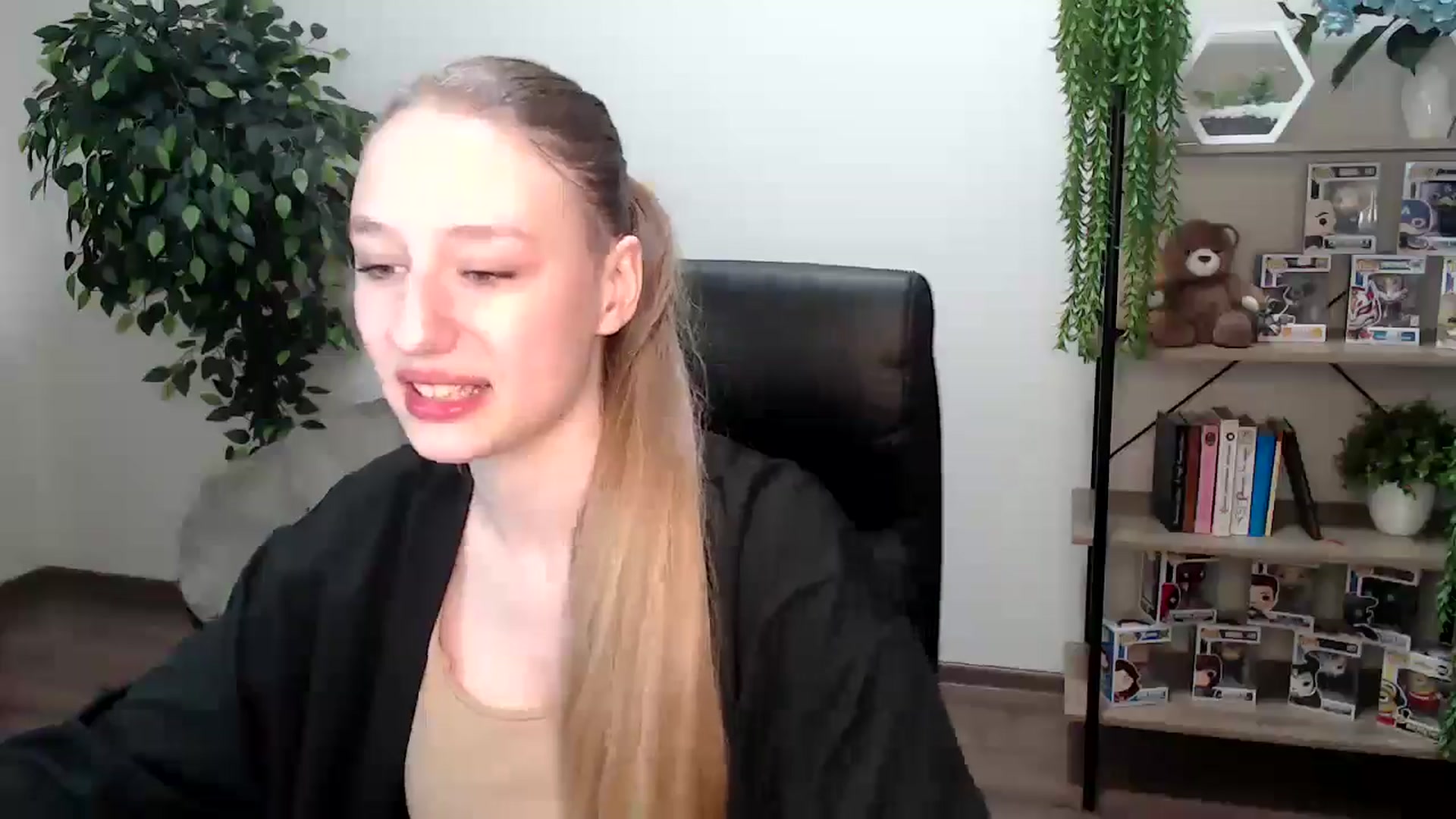 Gallery image thumbnail from HaleyVixen's myfreecams stream on, 11/27/2024, 12:37 image 18 of 20