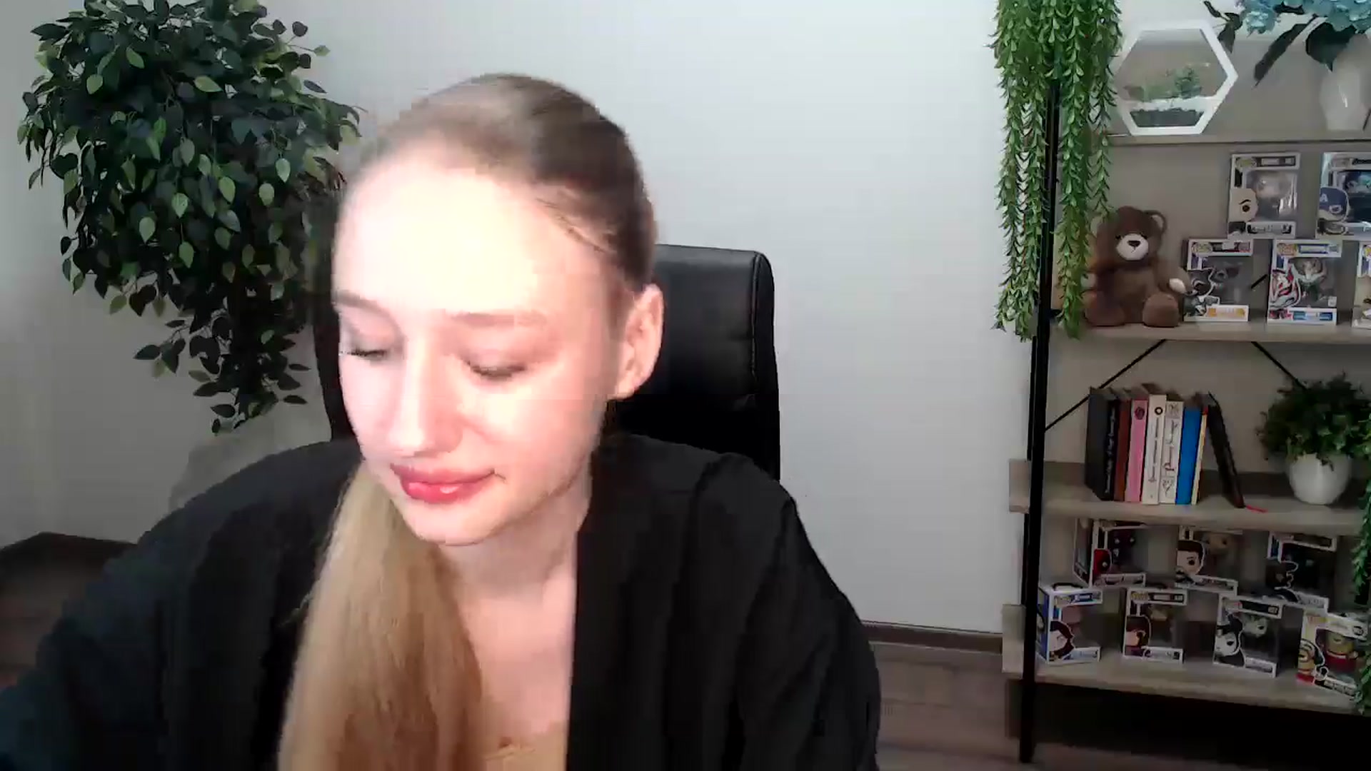 Gallery image thumbnail from HaleyVixen's myfreecams stream on, 11/27/2024, 12:37 image 17 of 20