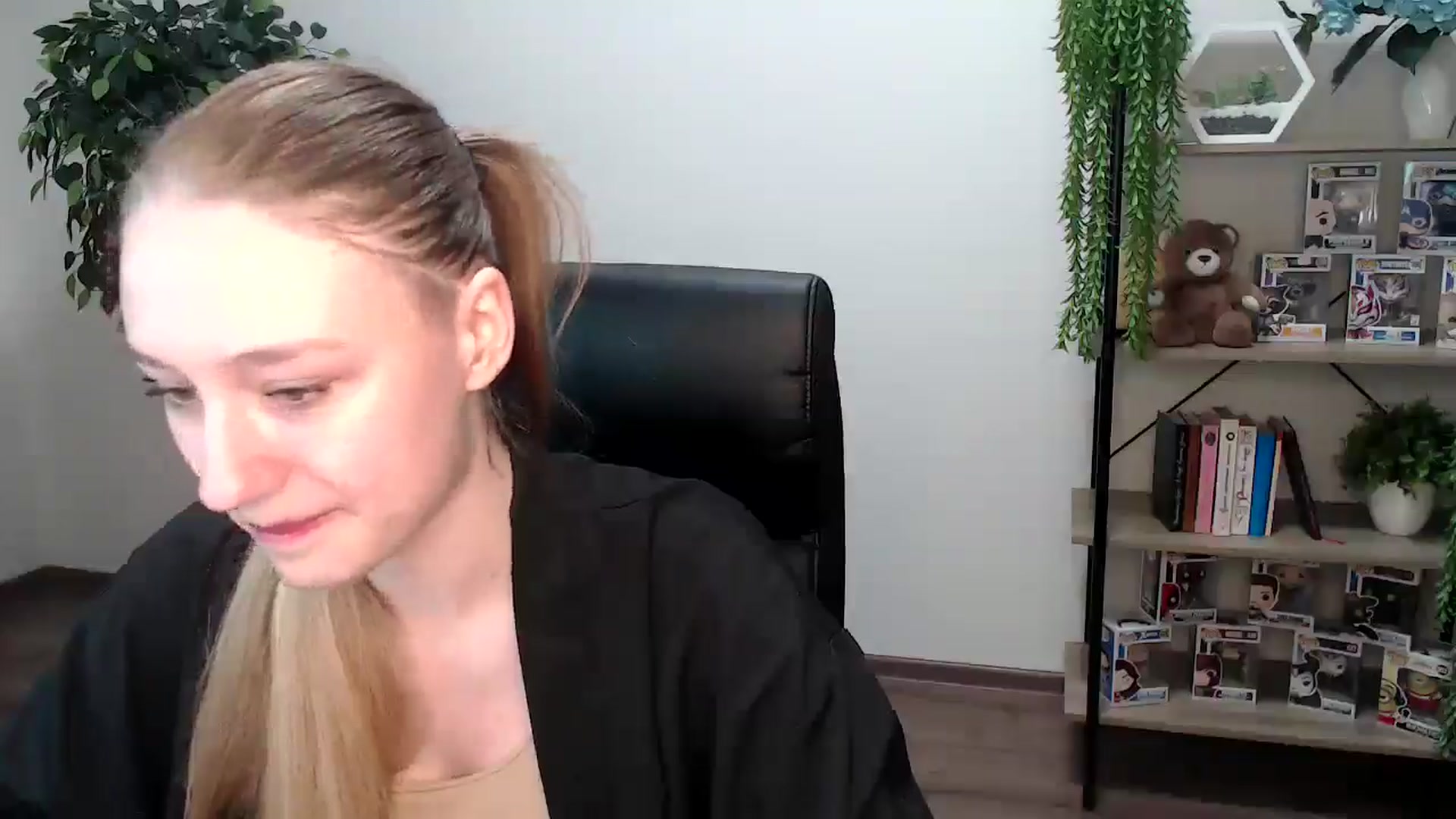 Gallery image thumbnail from HaleyVixen's myfreecams stream on, 11/27/2024, 12:37 image 13 of 20
