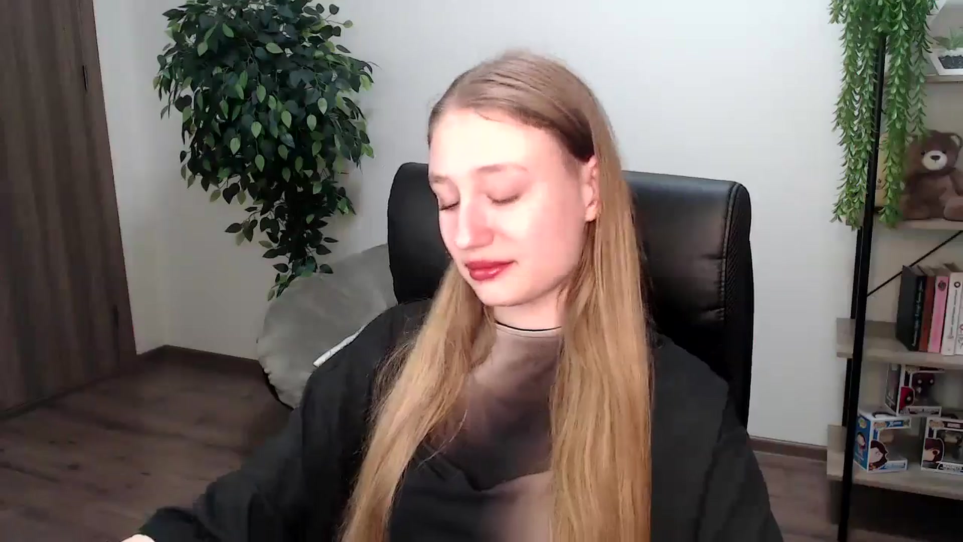 Gallery image thumbnail from HaleyVixen's myfreecams stream on, 11/29/2024, 11:14 image 10 of 20