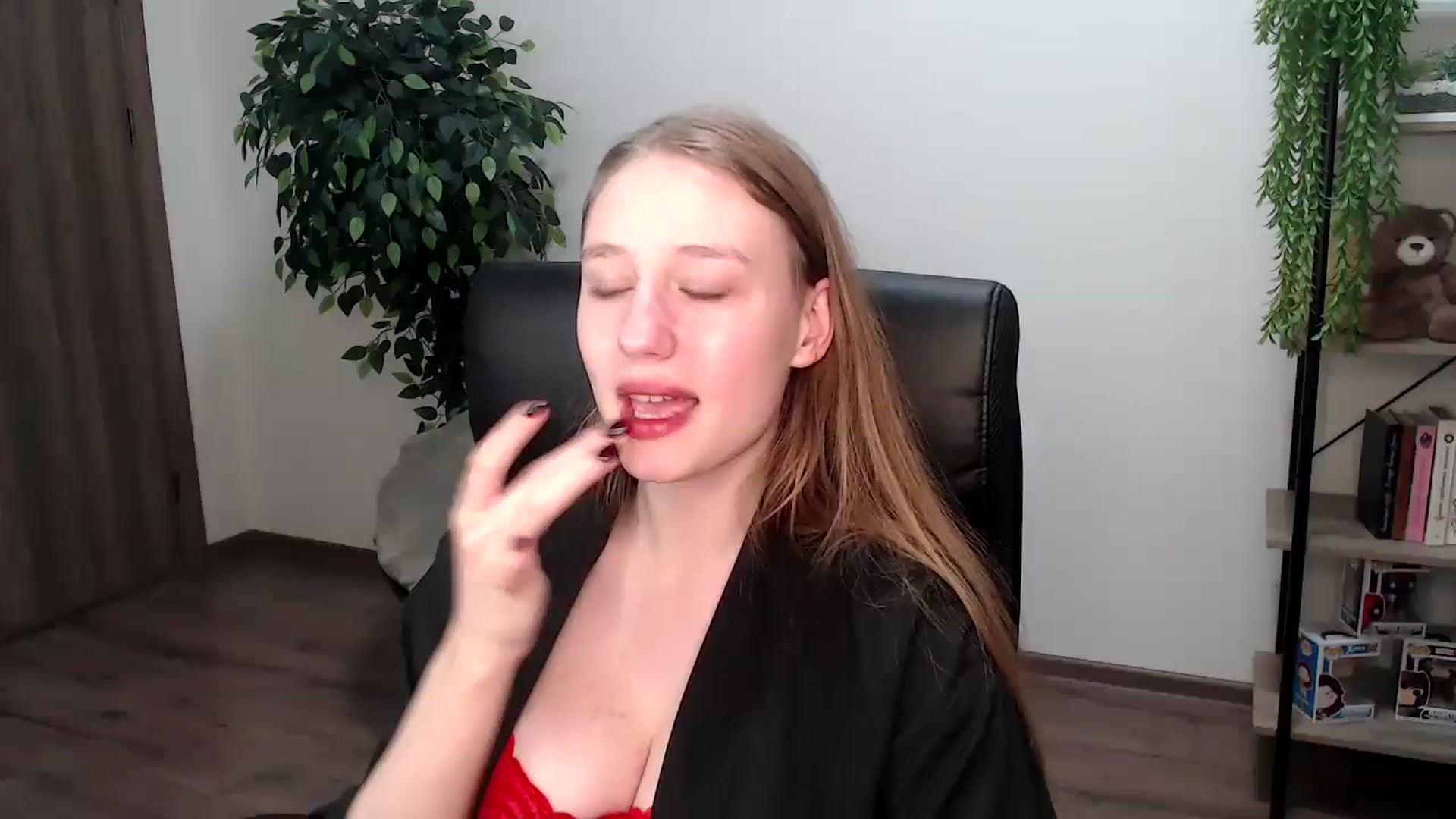 Gallery image thumbnail from HaleyVixen's myfreecams stream on, 11/29/2024, 13:58 image 2 of 20