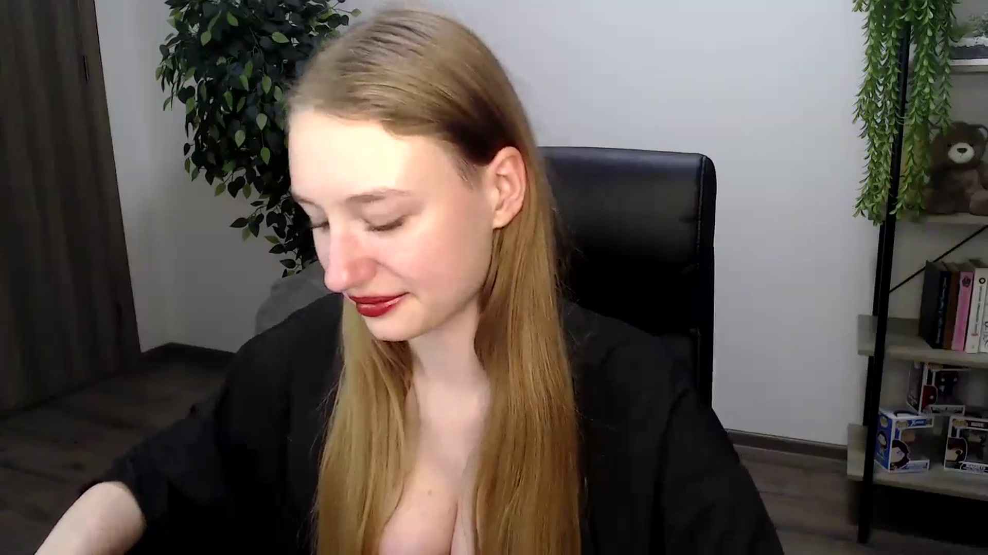 Gallery image thumbnail from HaleyVixen's myfreecams stream on, 11/29/2024, 14:47 image 2 of 20